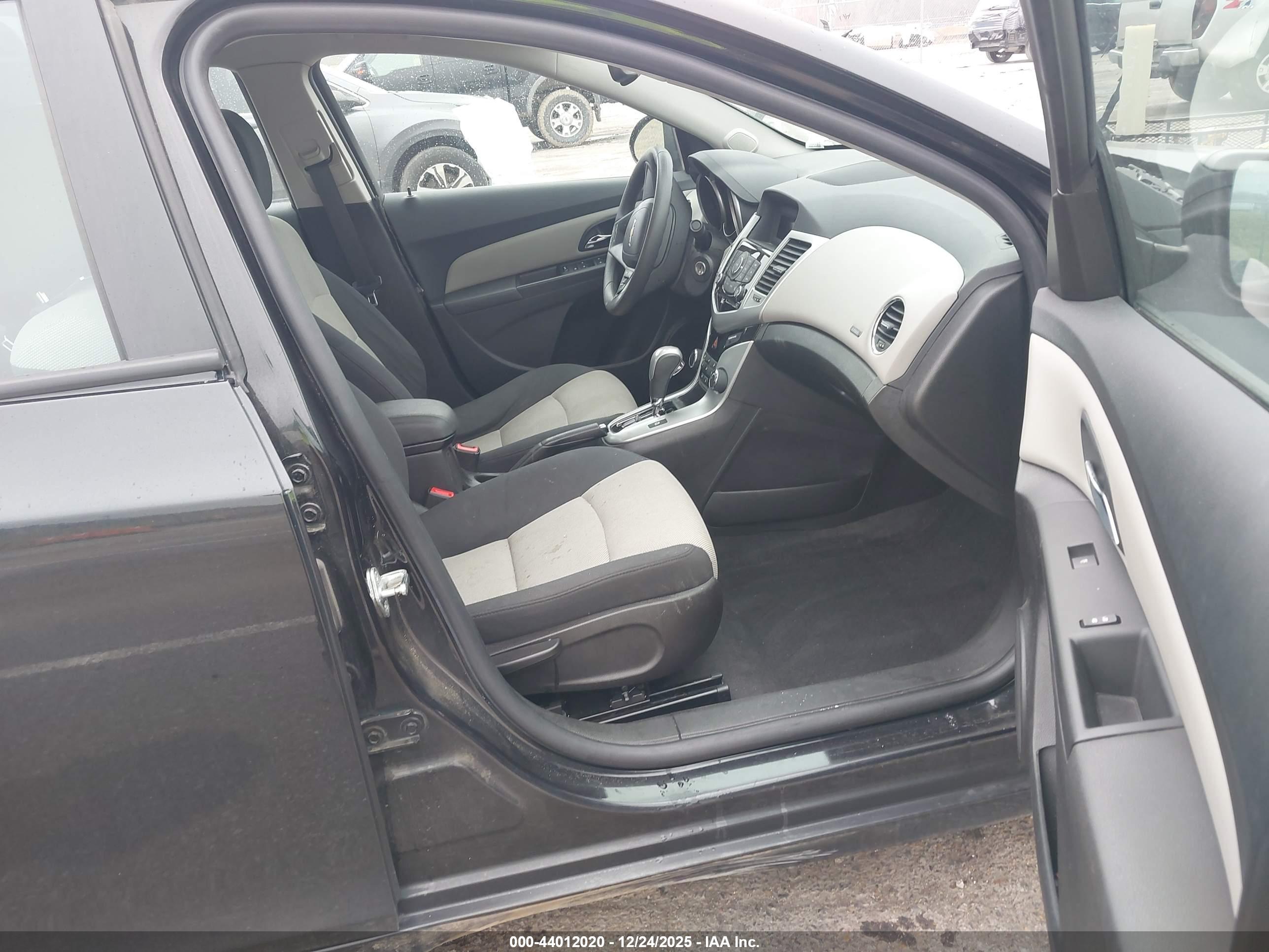 CHEVROLET CRUZE image 5