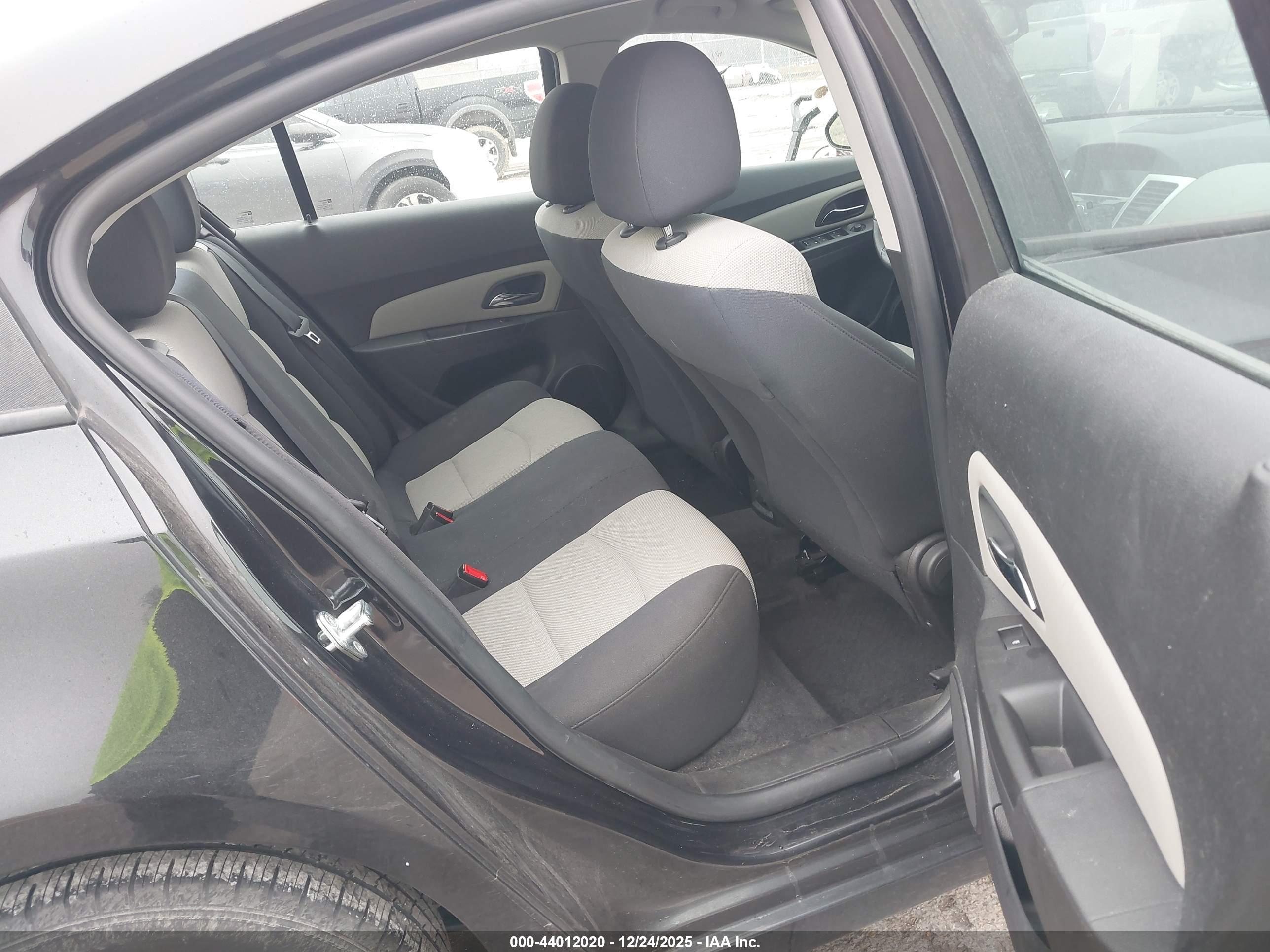 CHEVROLET CRUZE image 8