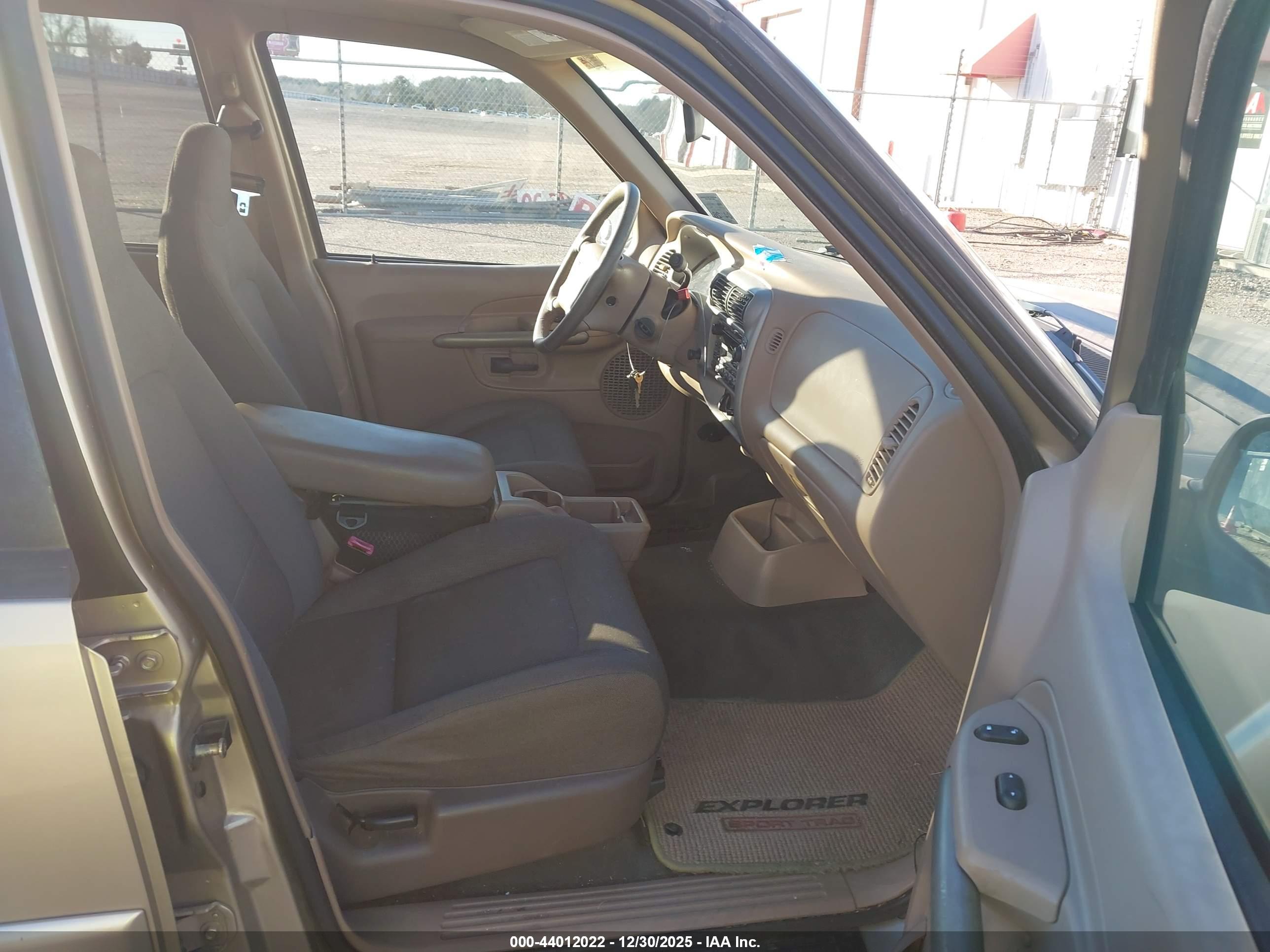 FORD EXPLORER image 5