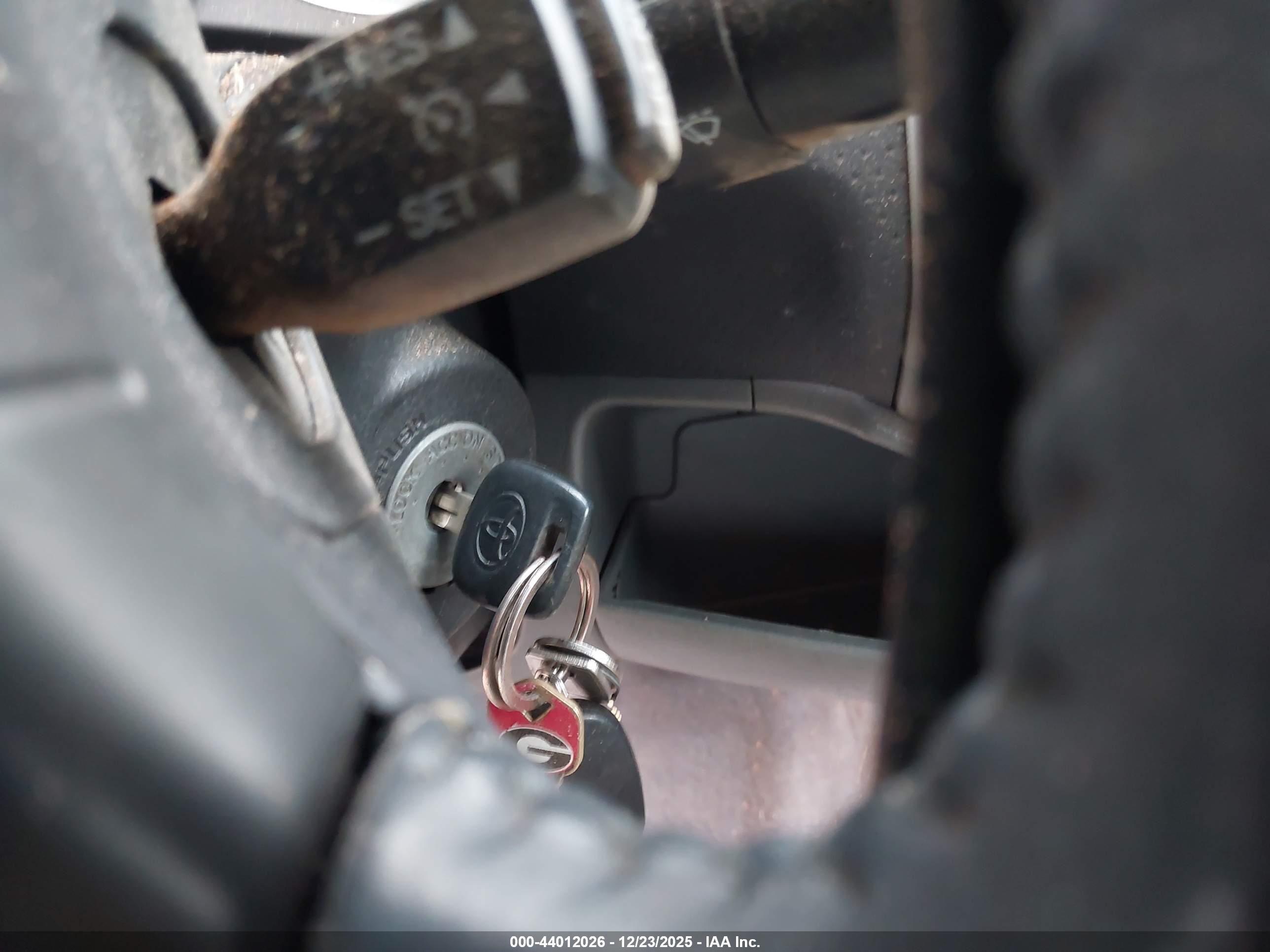 TOYOTA TACOMA image 11