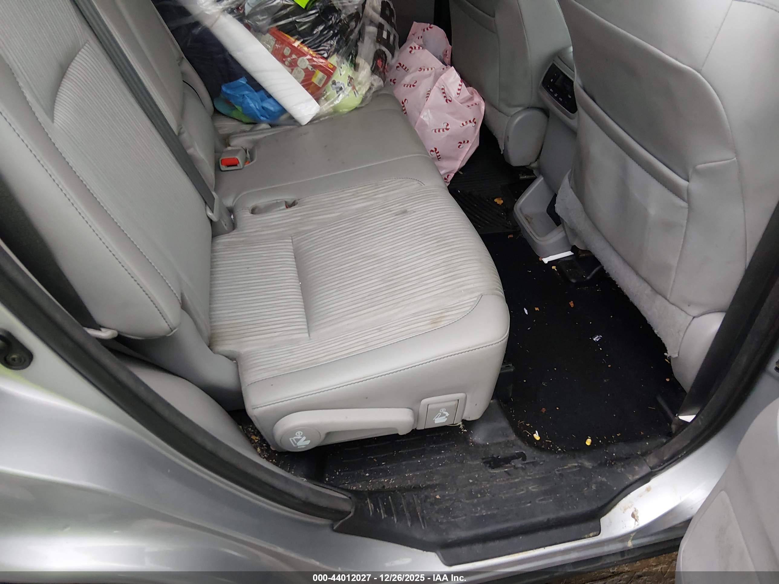 TOYOTA HIGHLANDER image 8
