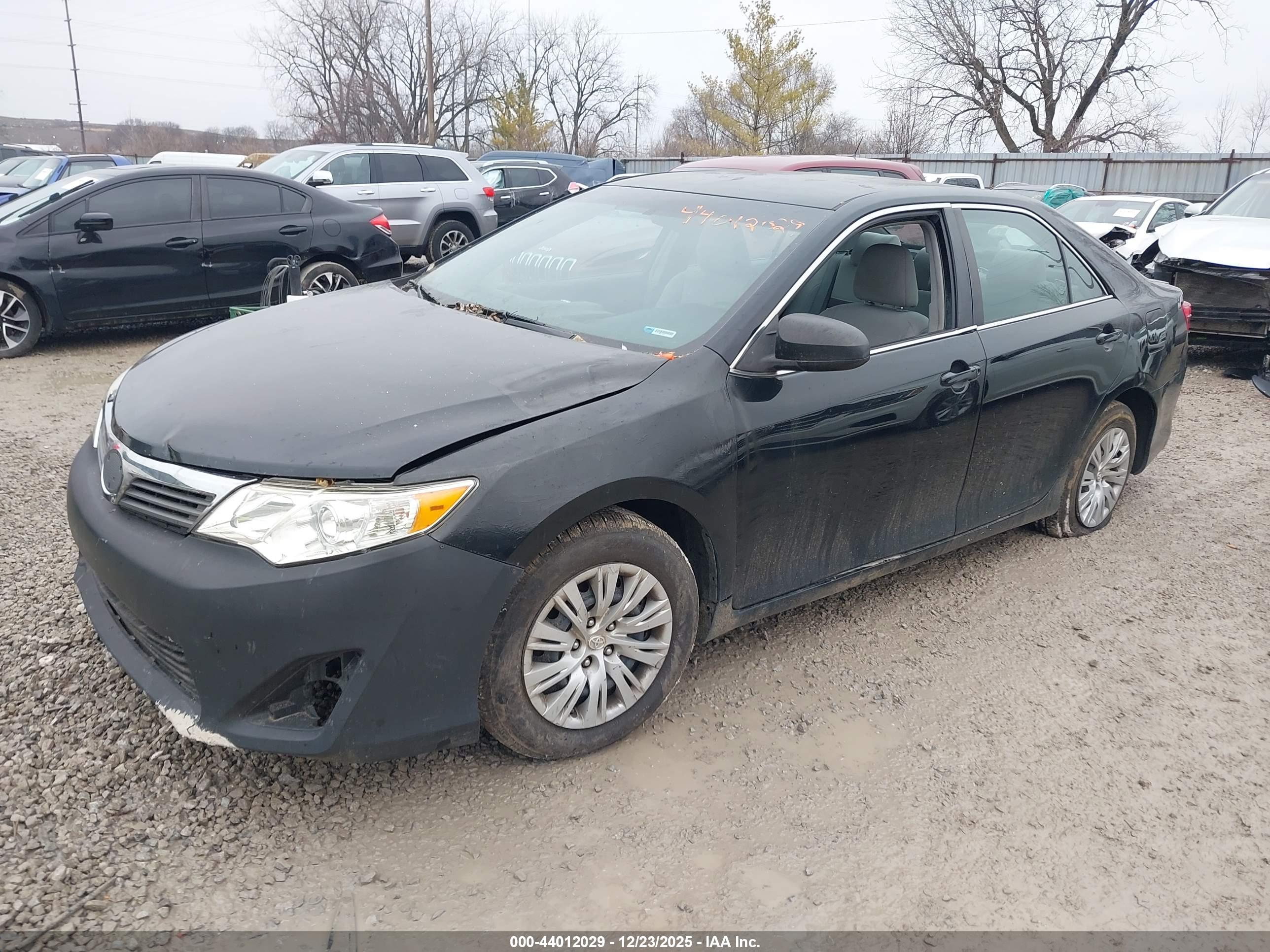 TOYOTA CAMRY image 2