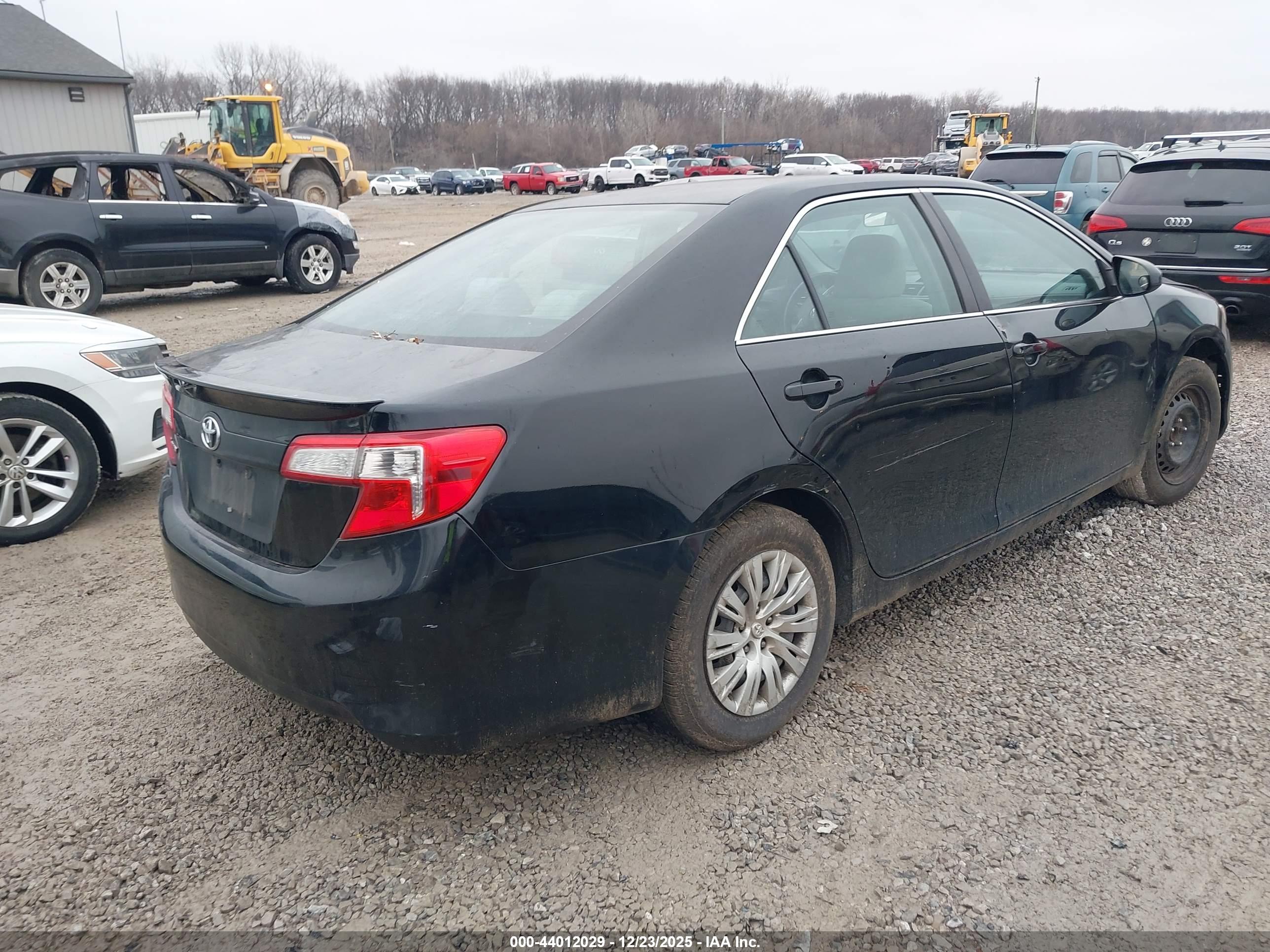 TOYOTA CAMRY image 4