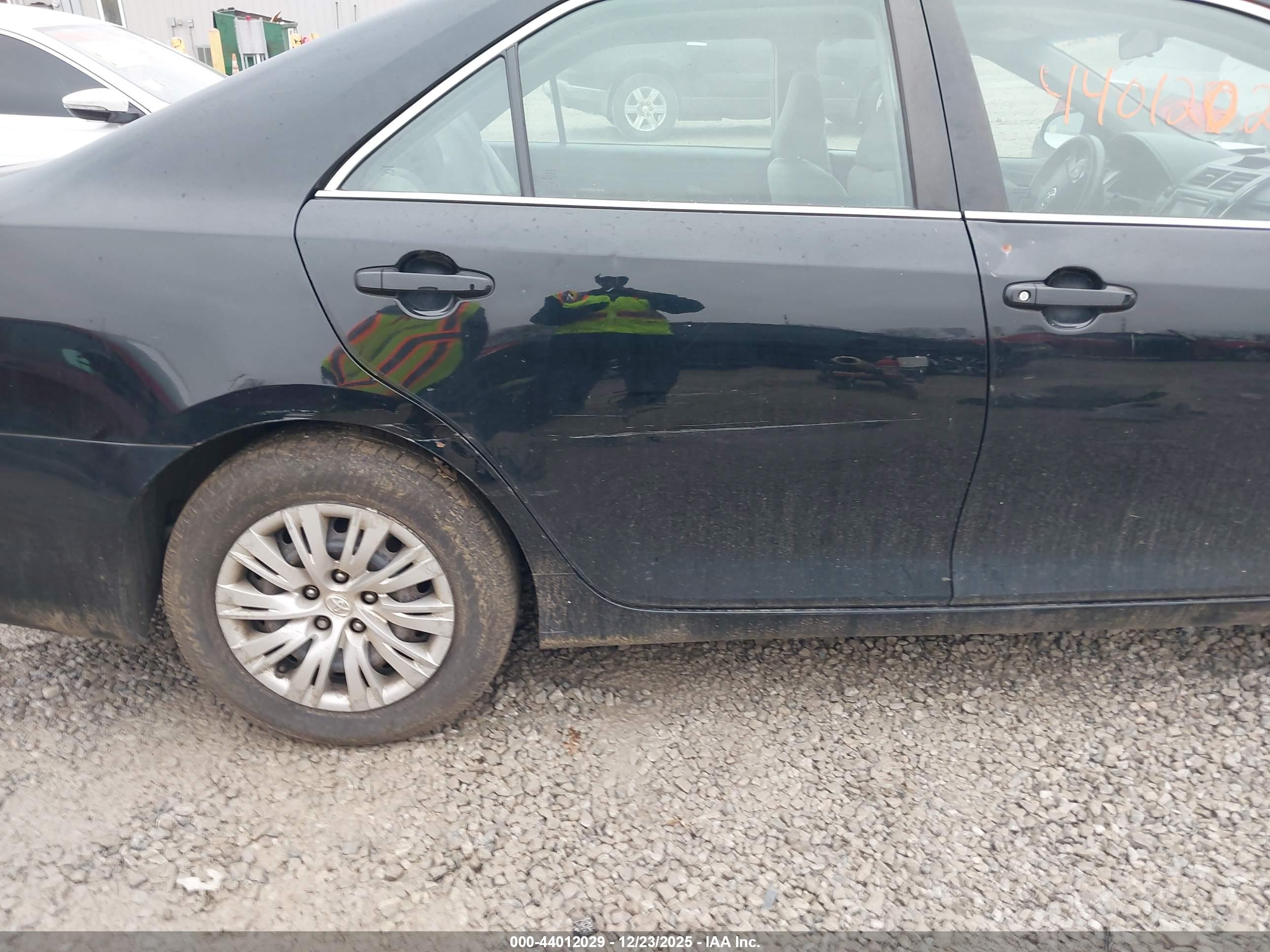 TOYOTA CAMRY image 6