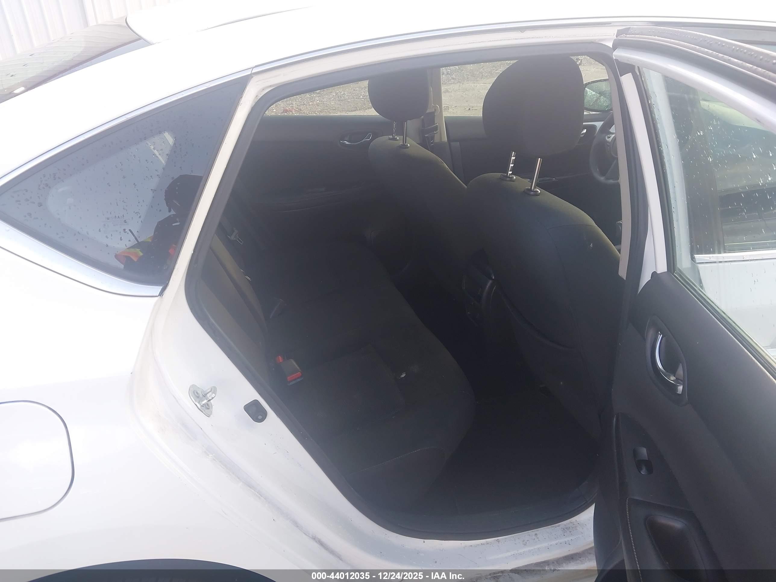 NISSAN SENTRA image 8