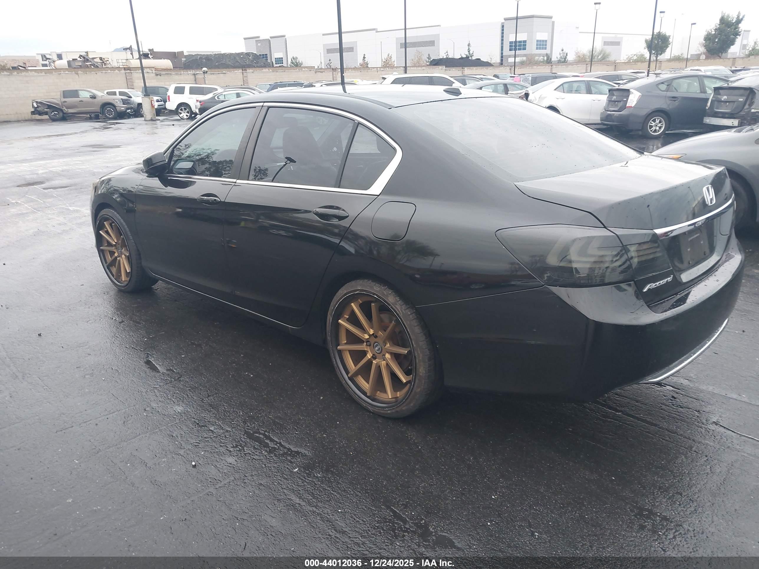 HONDA ACCORD image 3