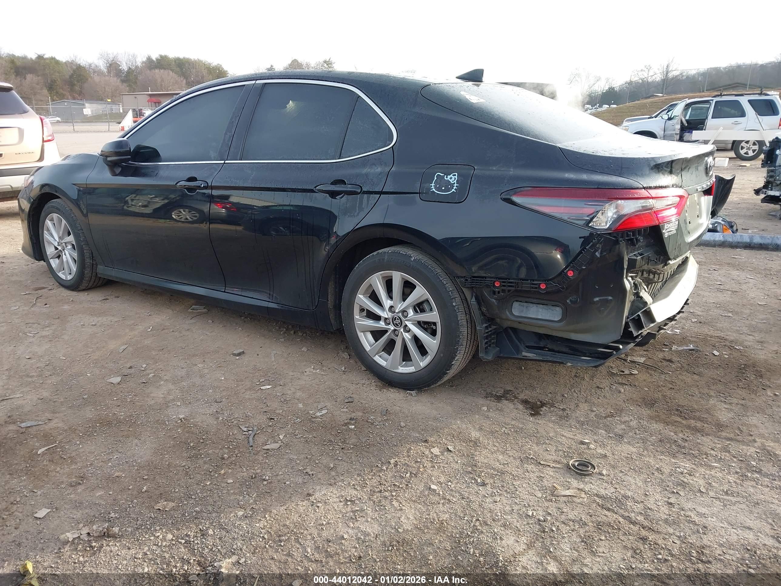 TOYOTA CAMRY image 3