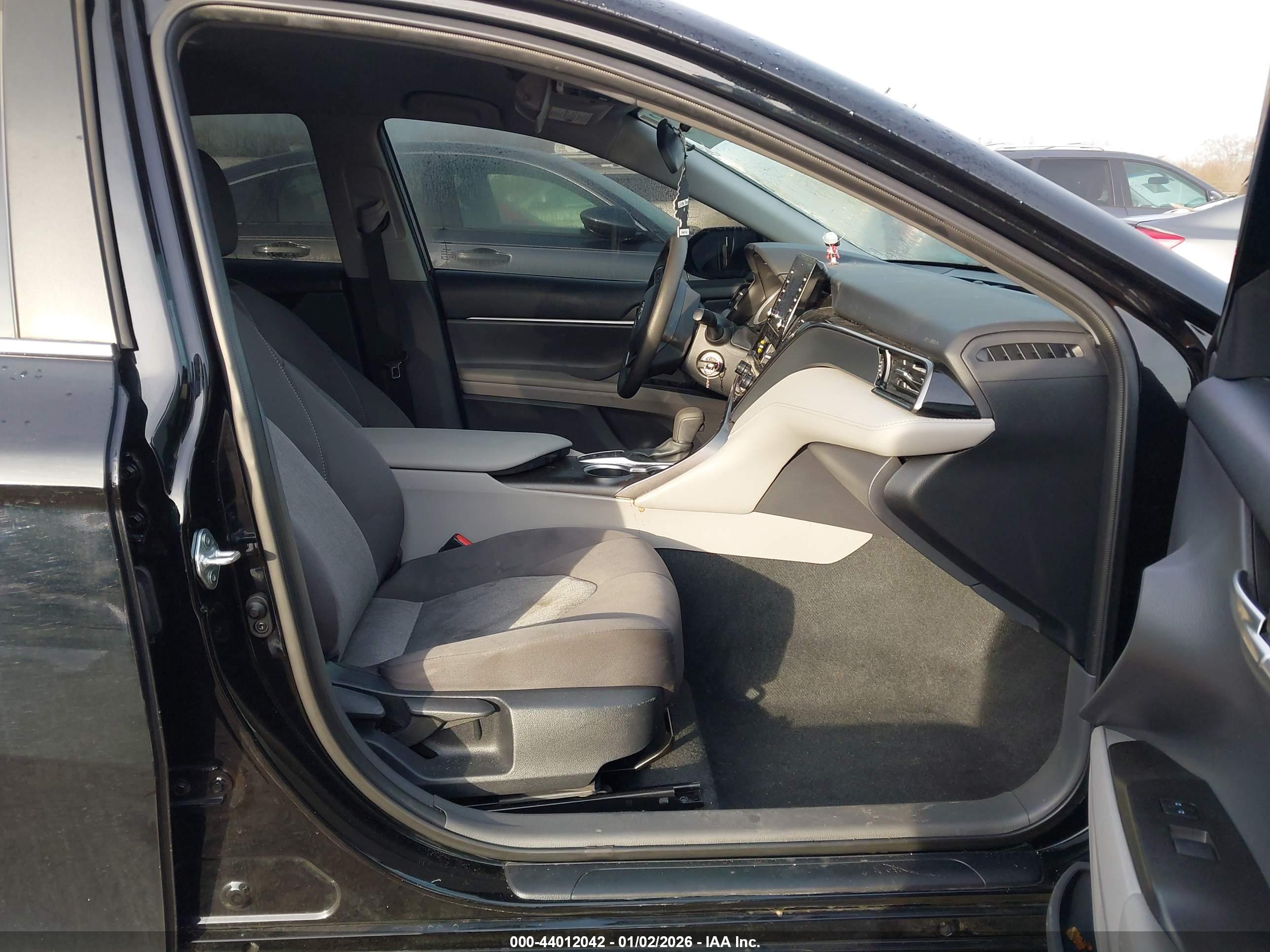TOYOTA CAMRY image 5