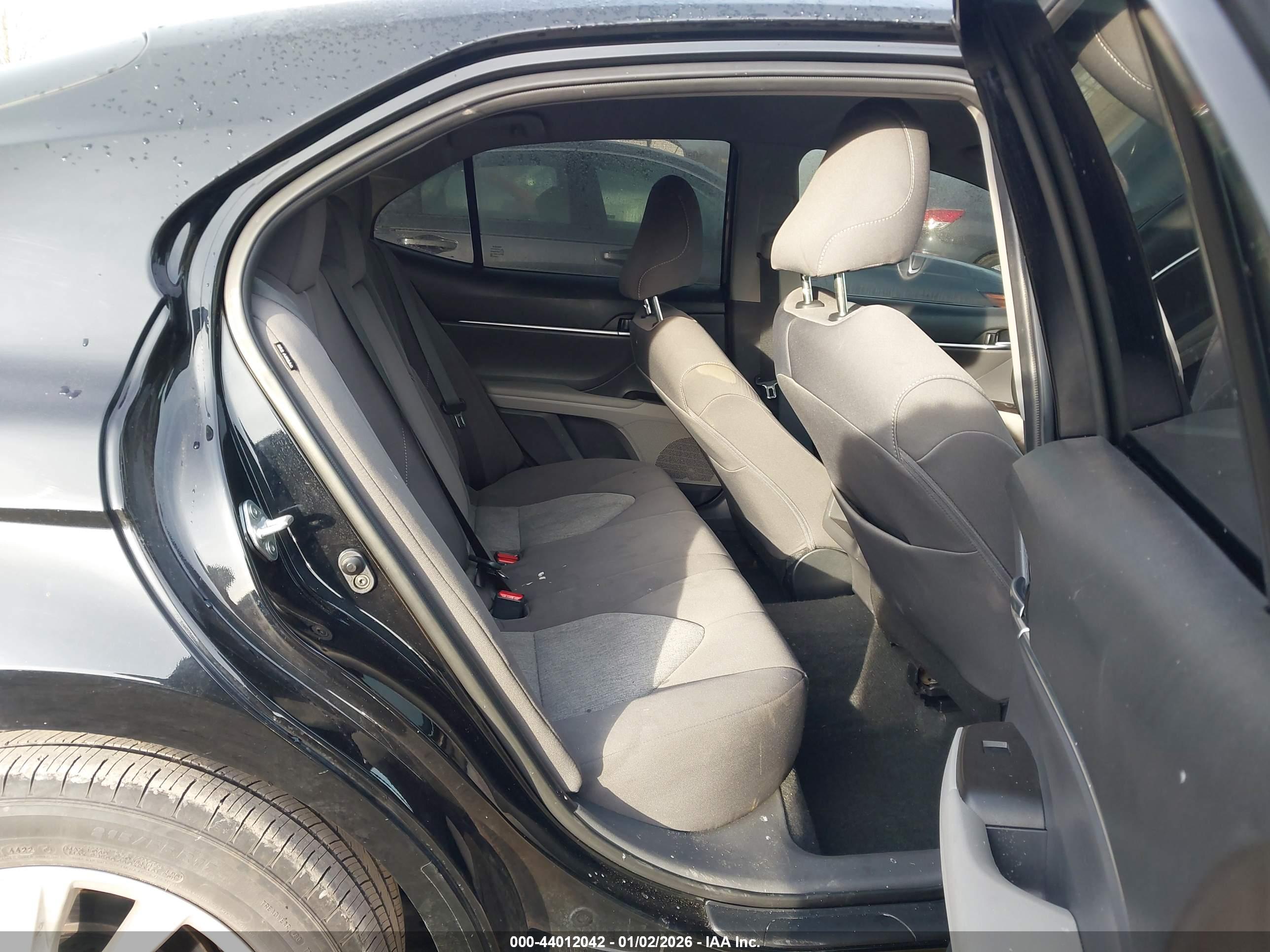 TOYOTA CAMRY image 8