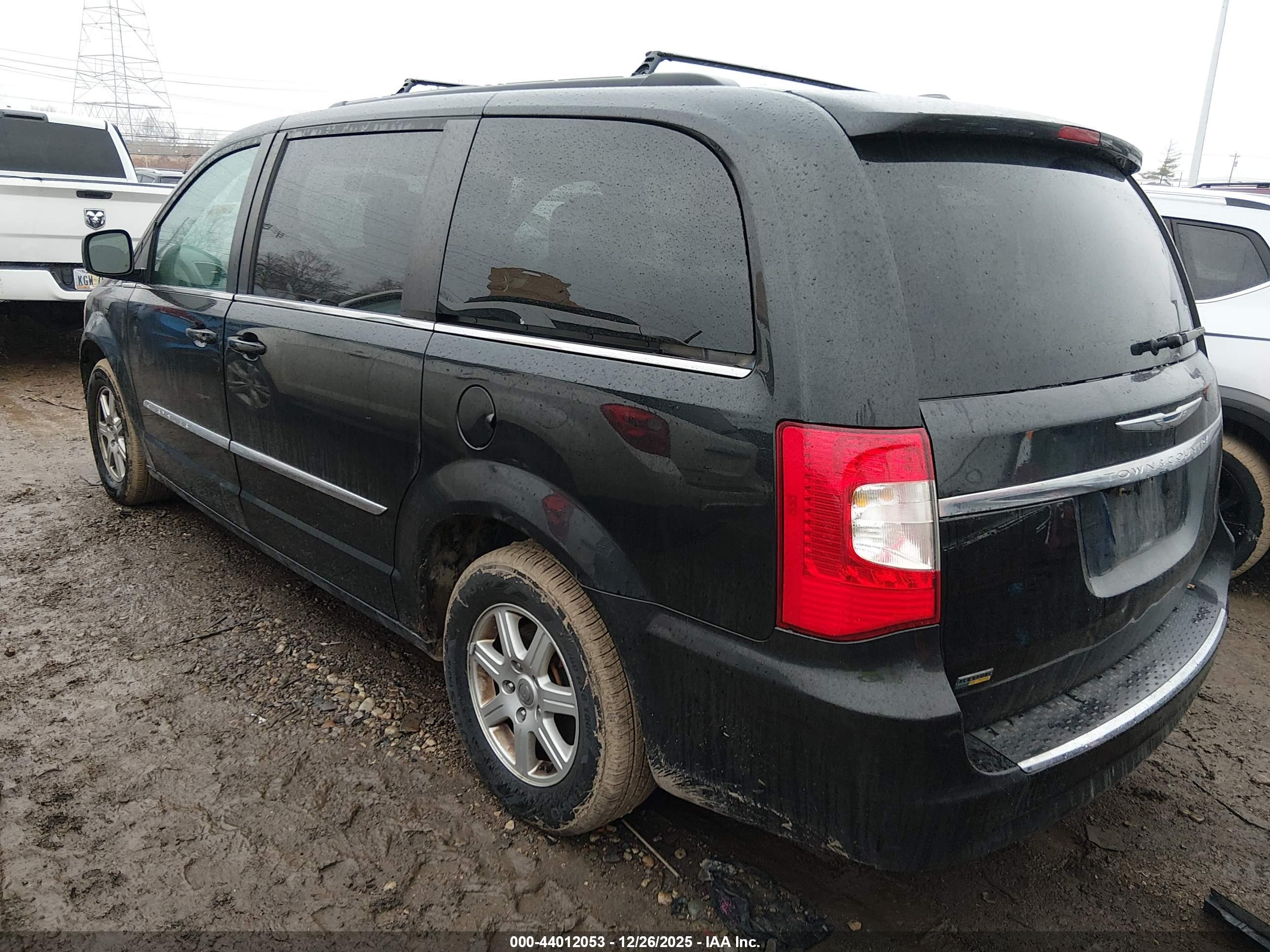 CHRYSLER TOWN image 3