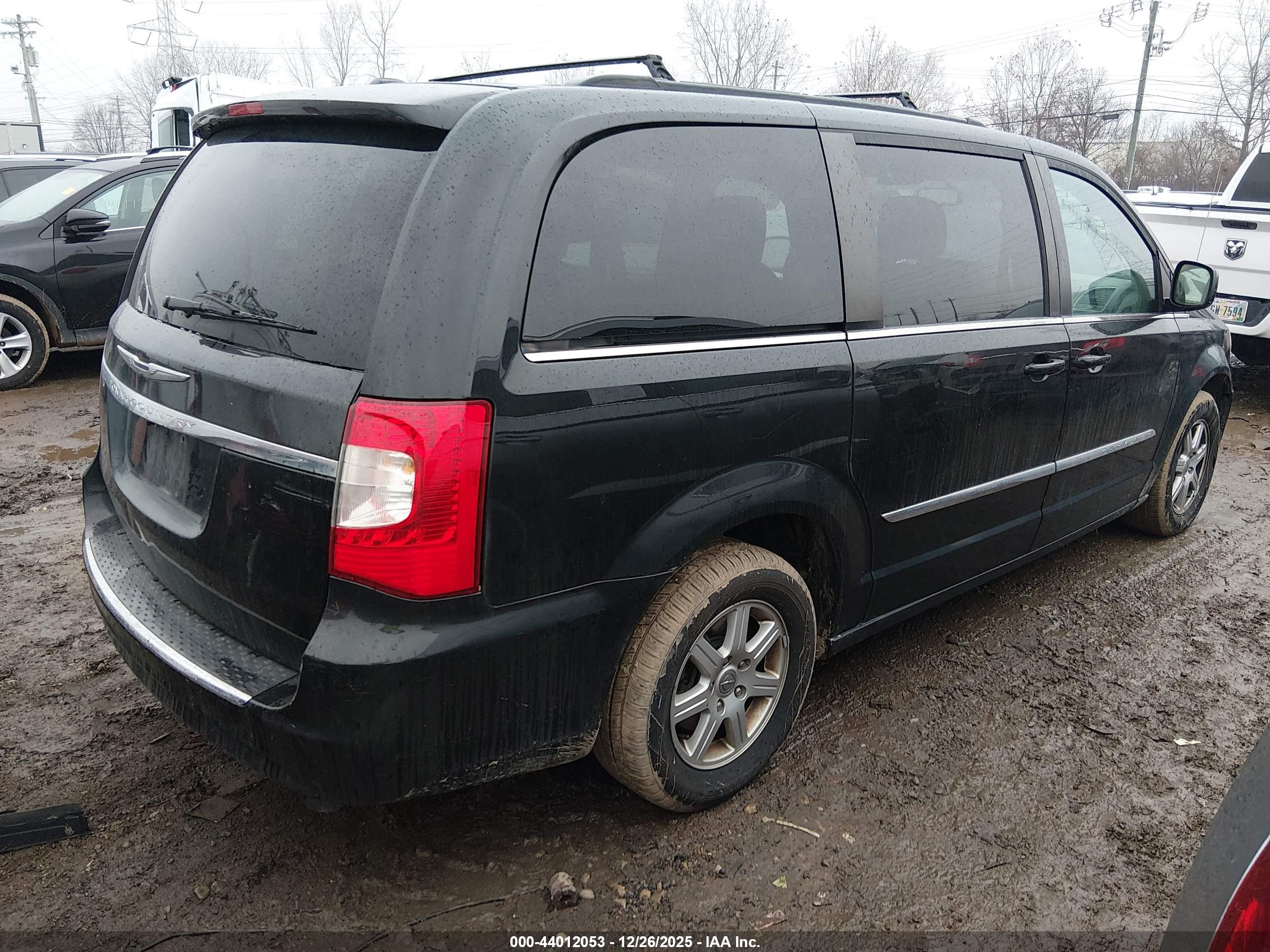 CHRYSLER TOWN image 4