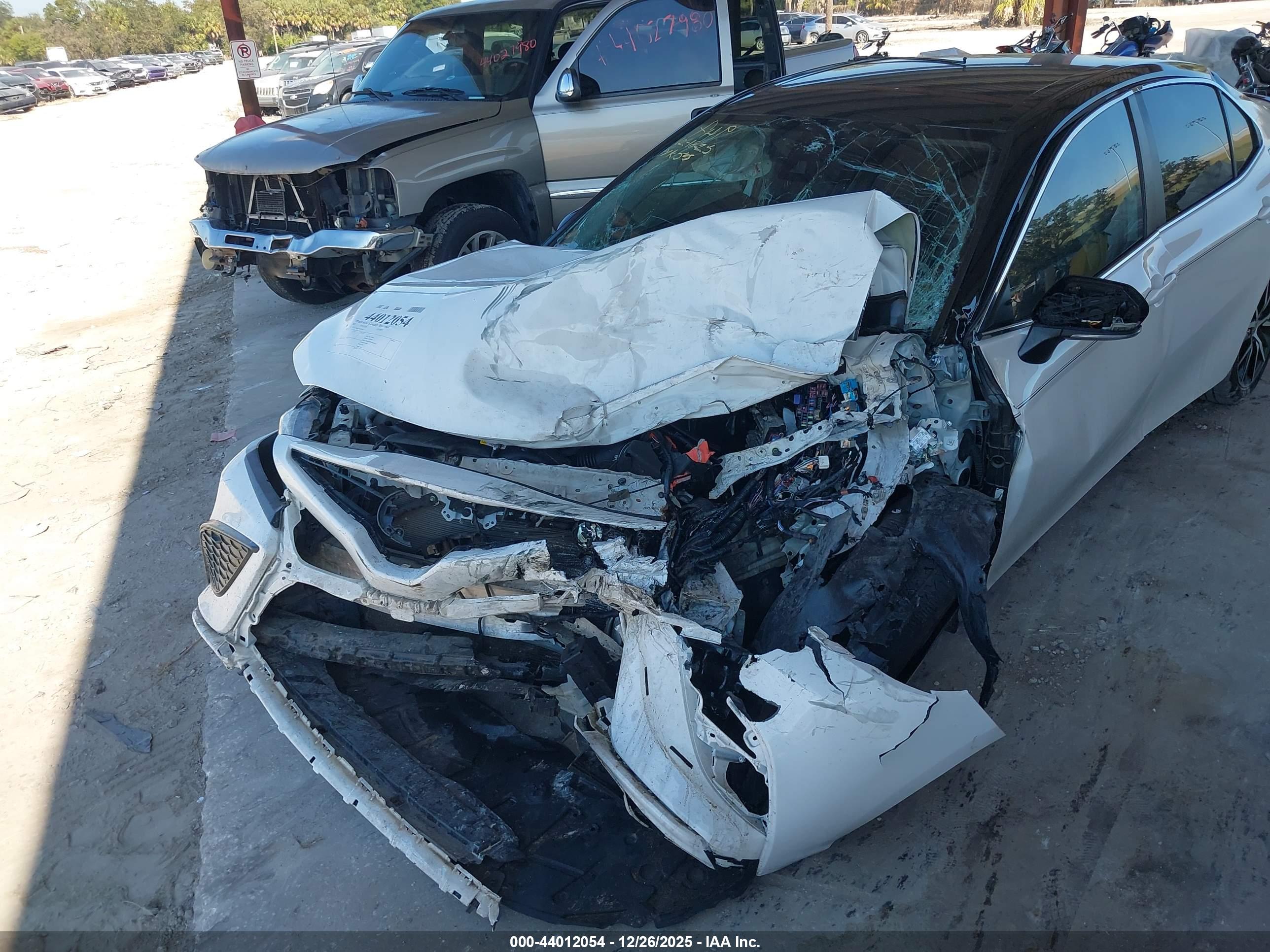 TOYOTA CAMRY image 6