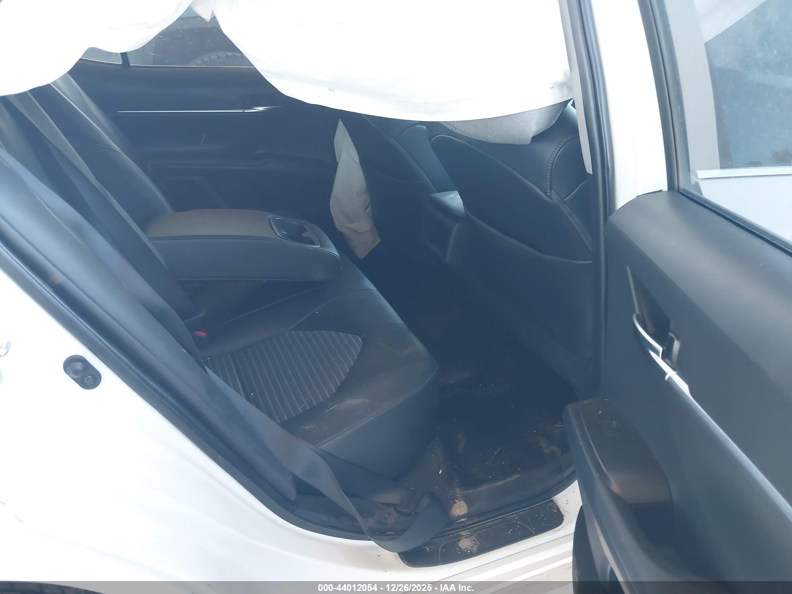 TOYOTA CAMRY image 8