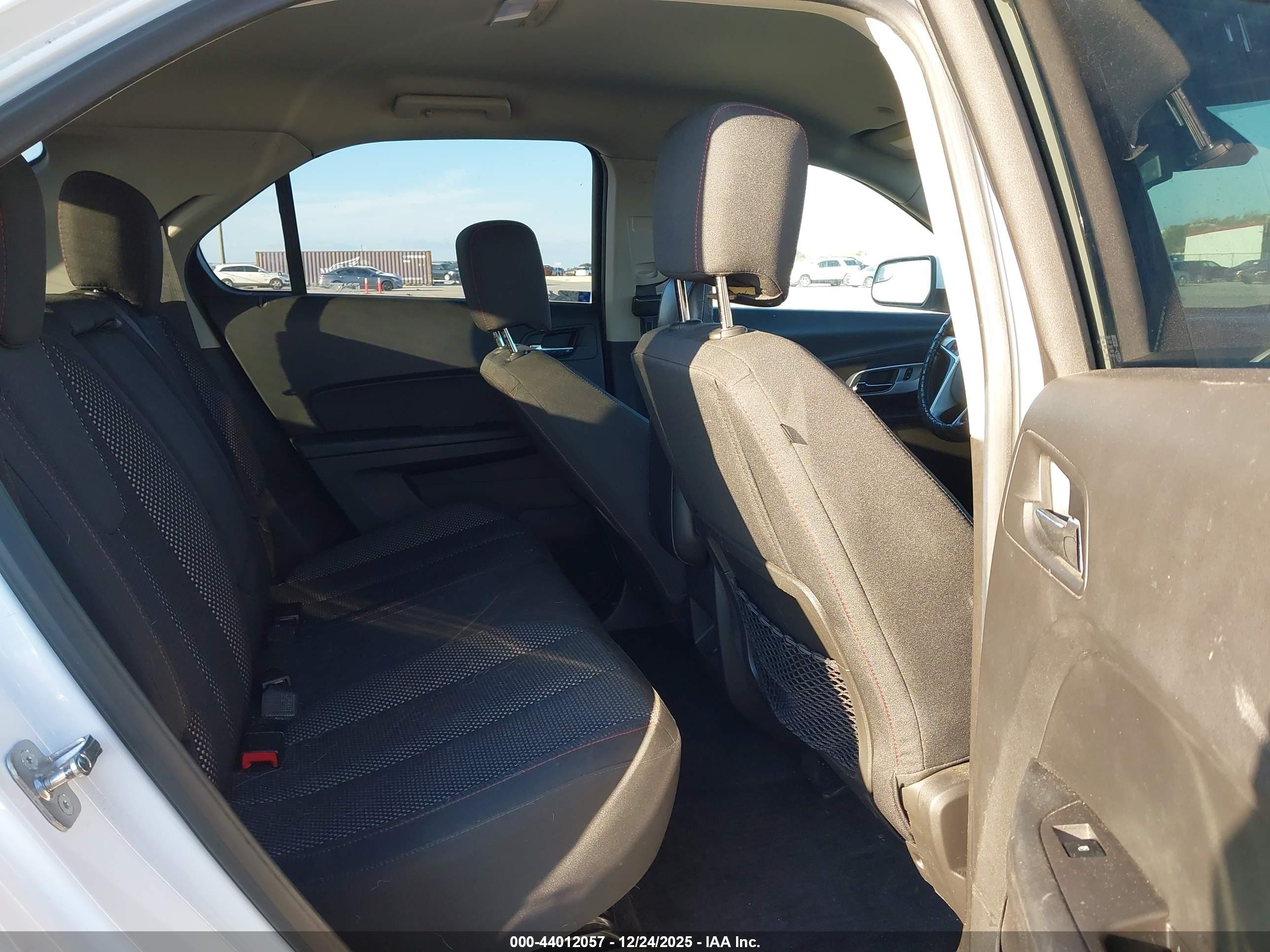 CHEVROLET EQUINOX image 8