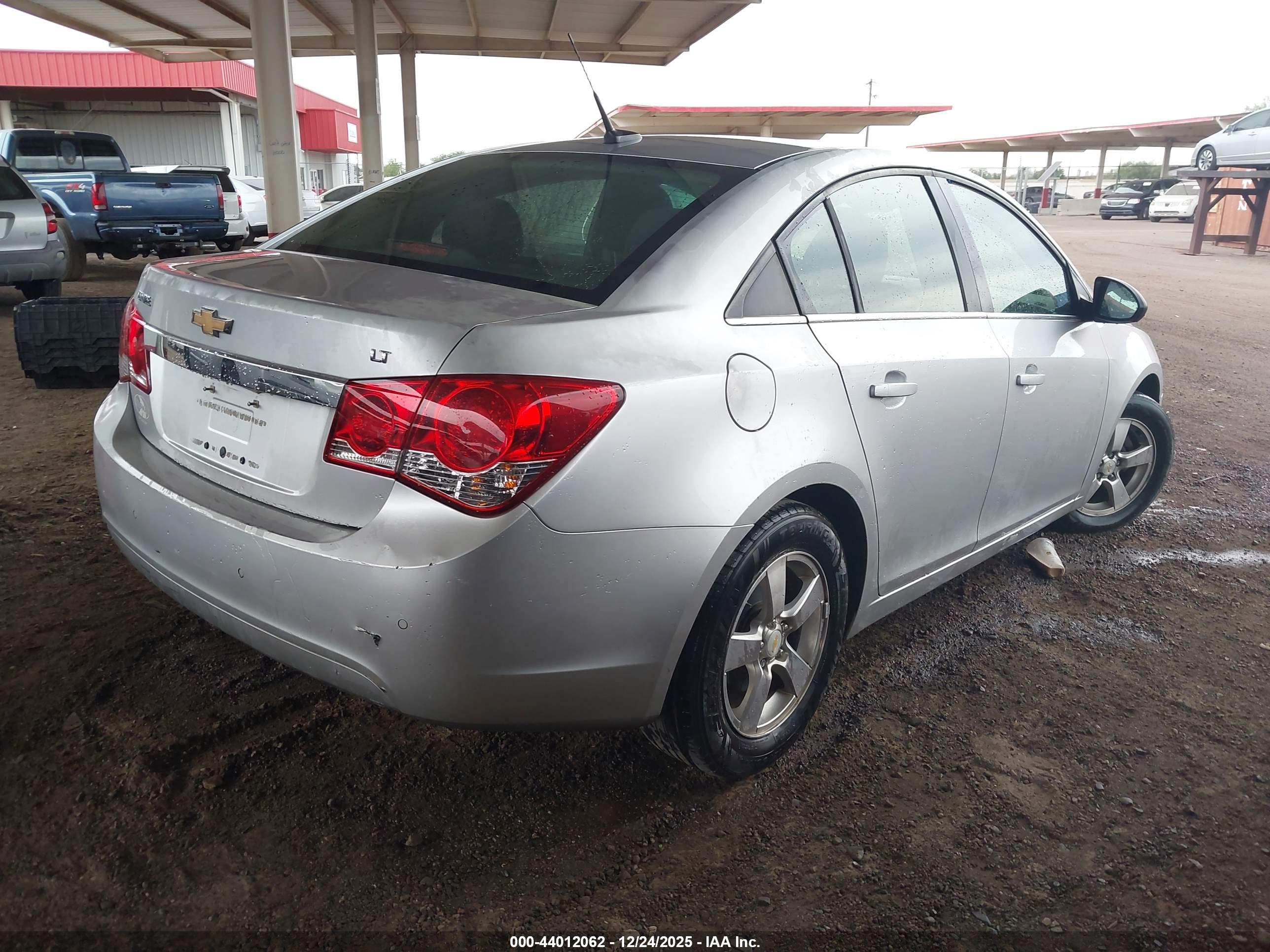 CHEVROLET CRUZE image 4