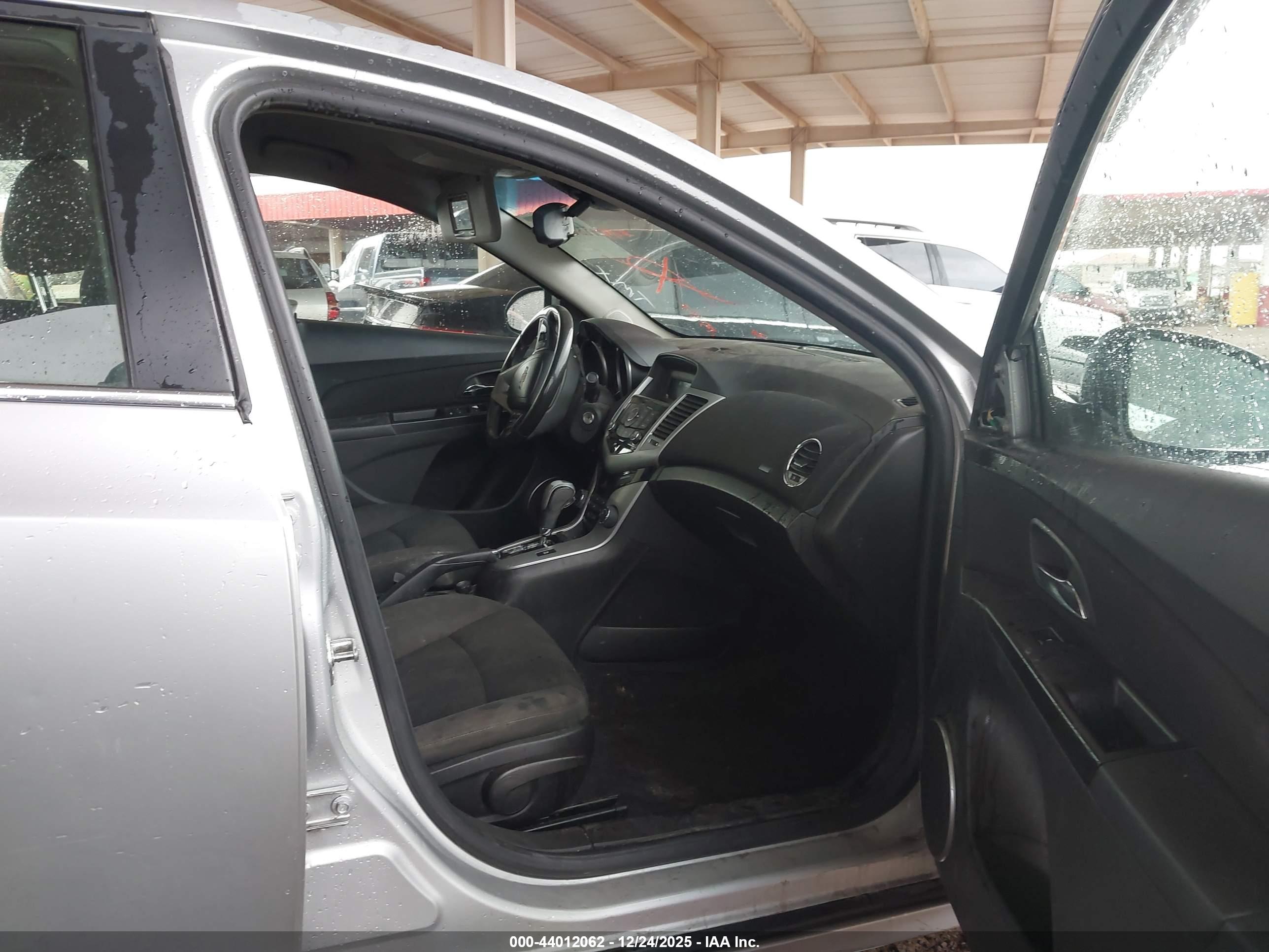 CHEVROLET CRUZE image 5