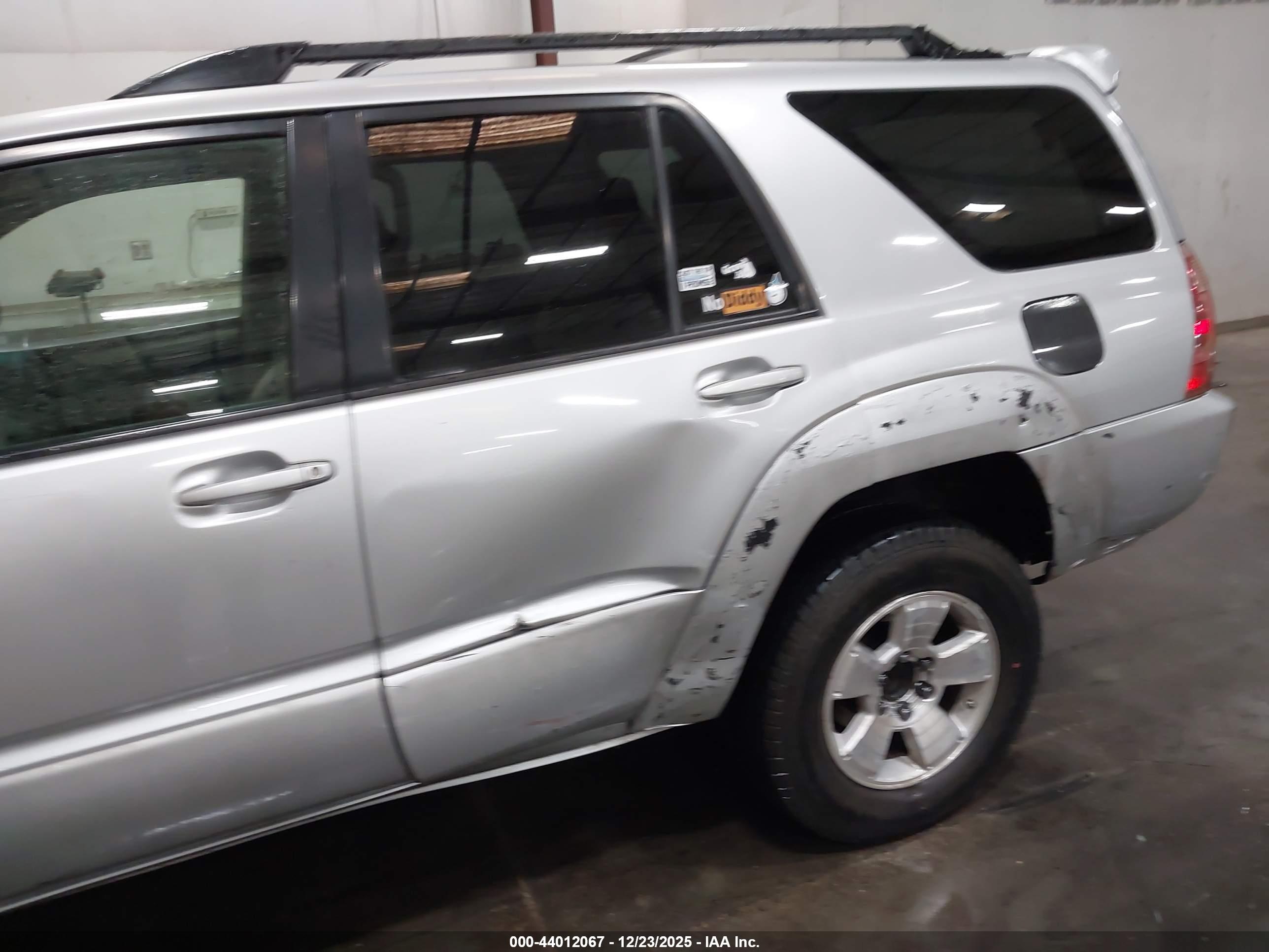 TOYOTA 4RUNNER image 6