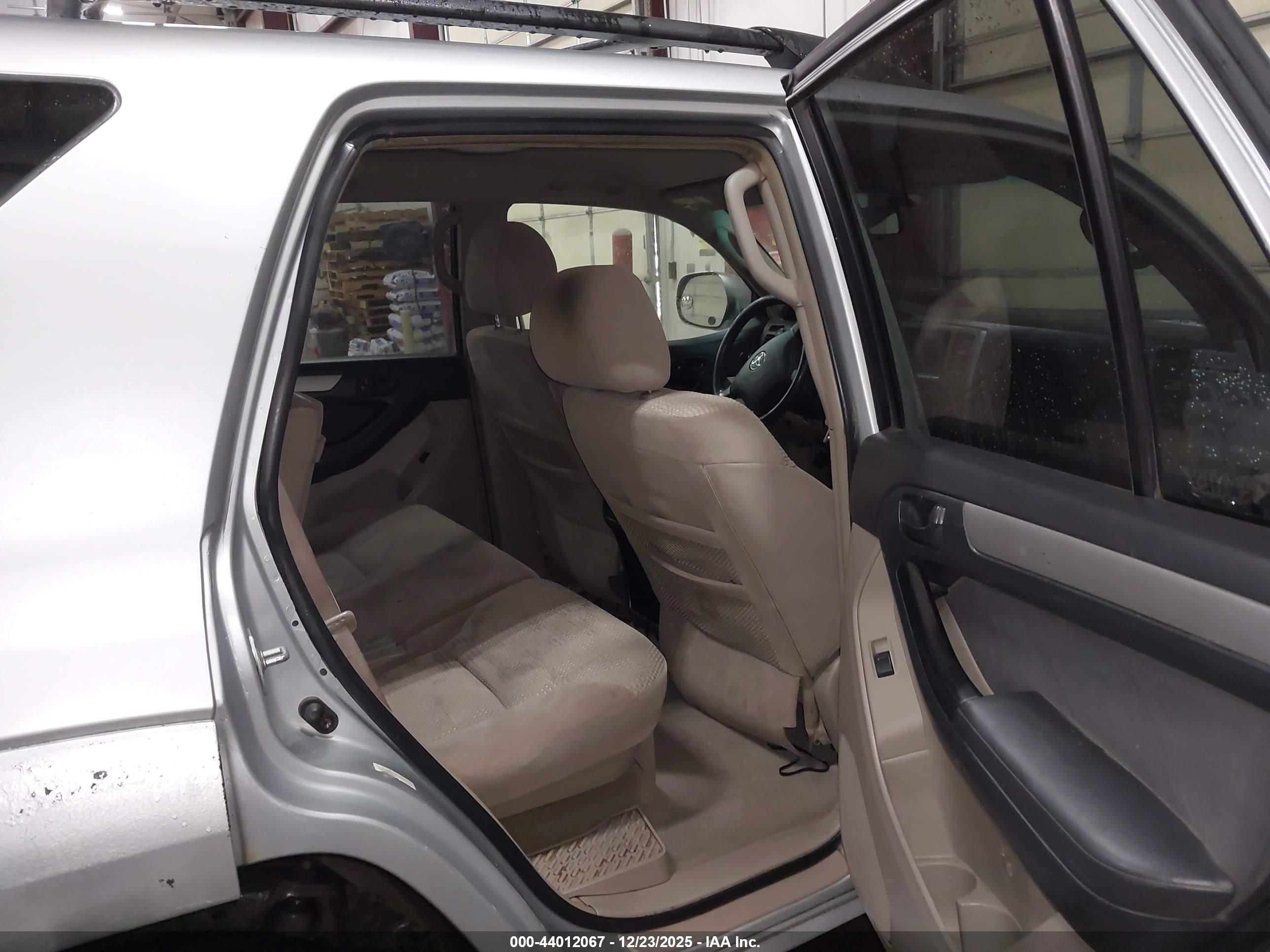 TOYOTA 4RUNNER image 8