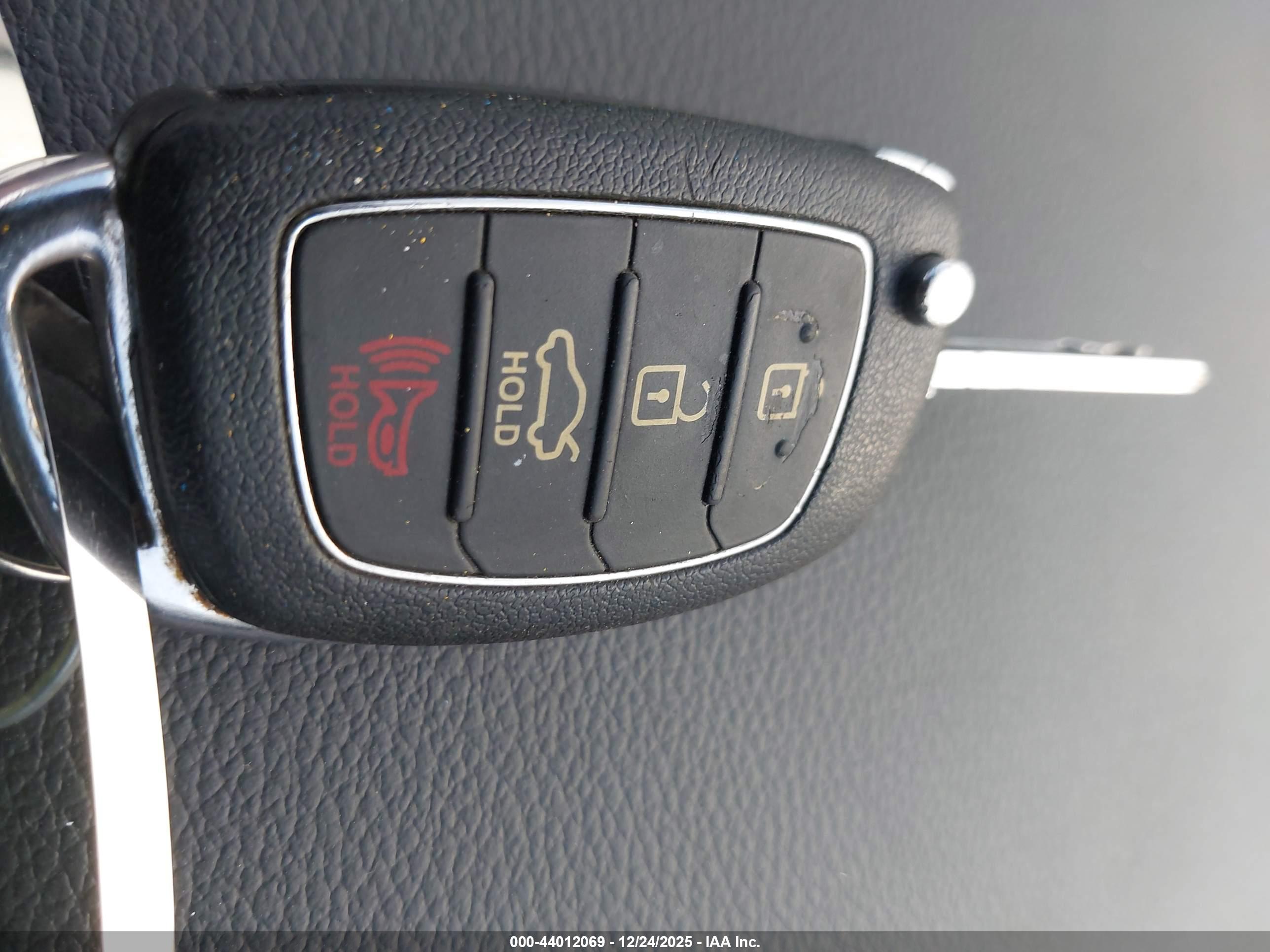 HYUNDAI SONATA image 11