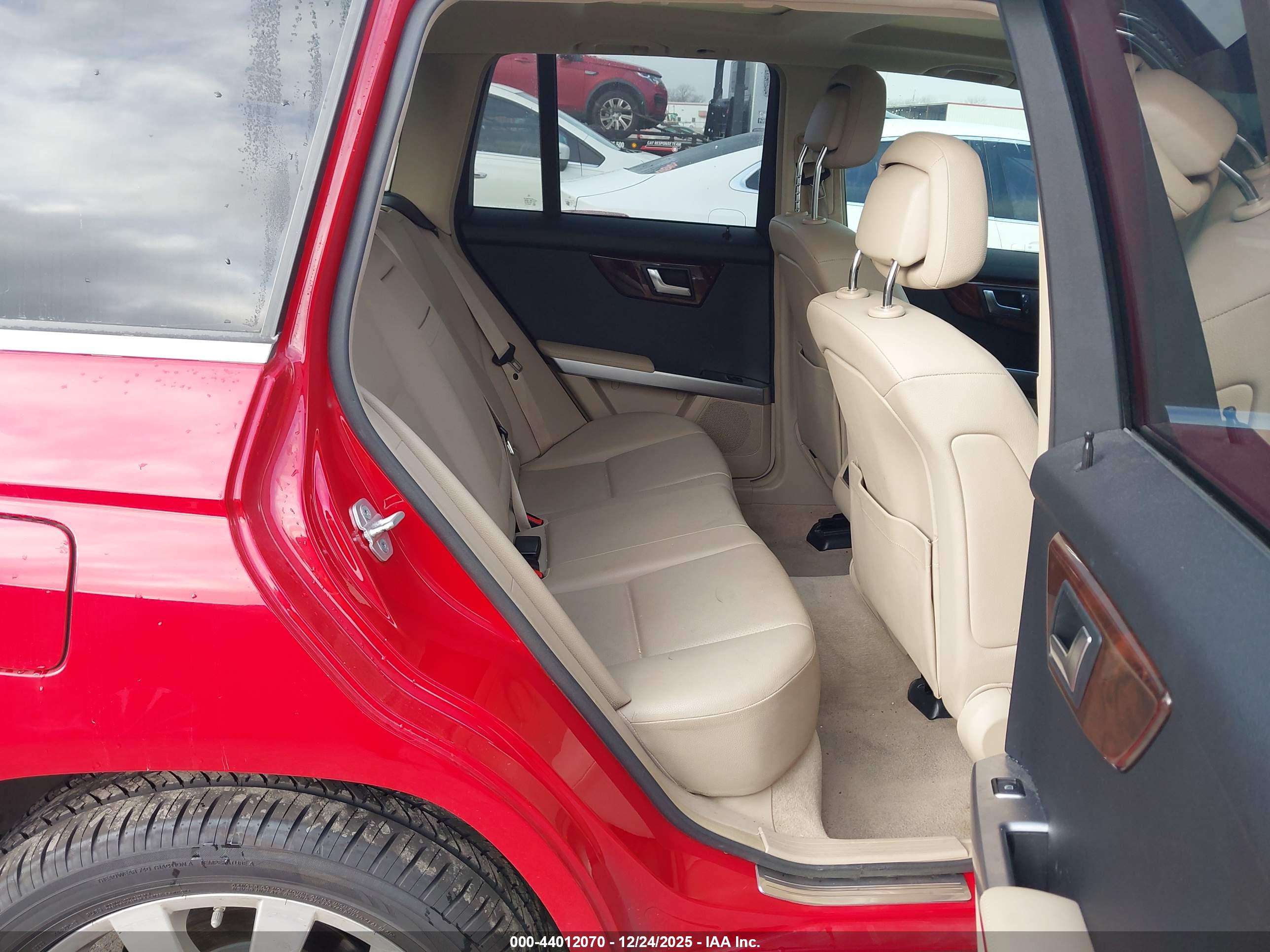 MERCEDES-BENZ GLK image 8
