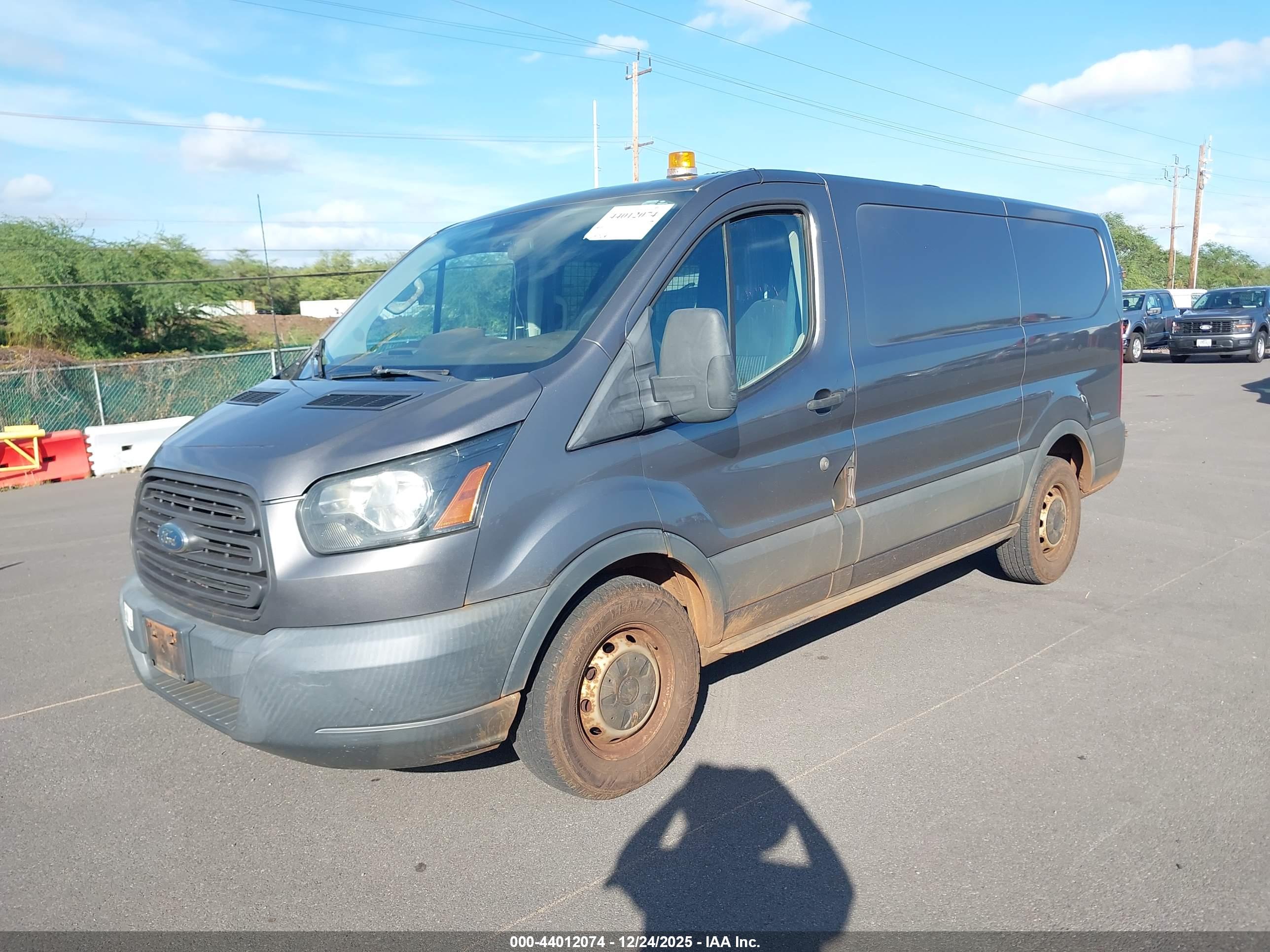 FORD TRANSIT-150 image 2