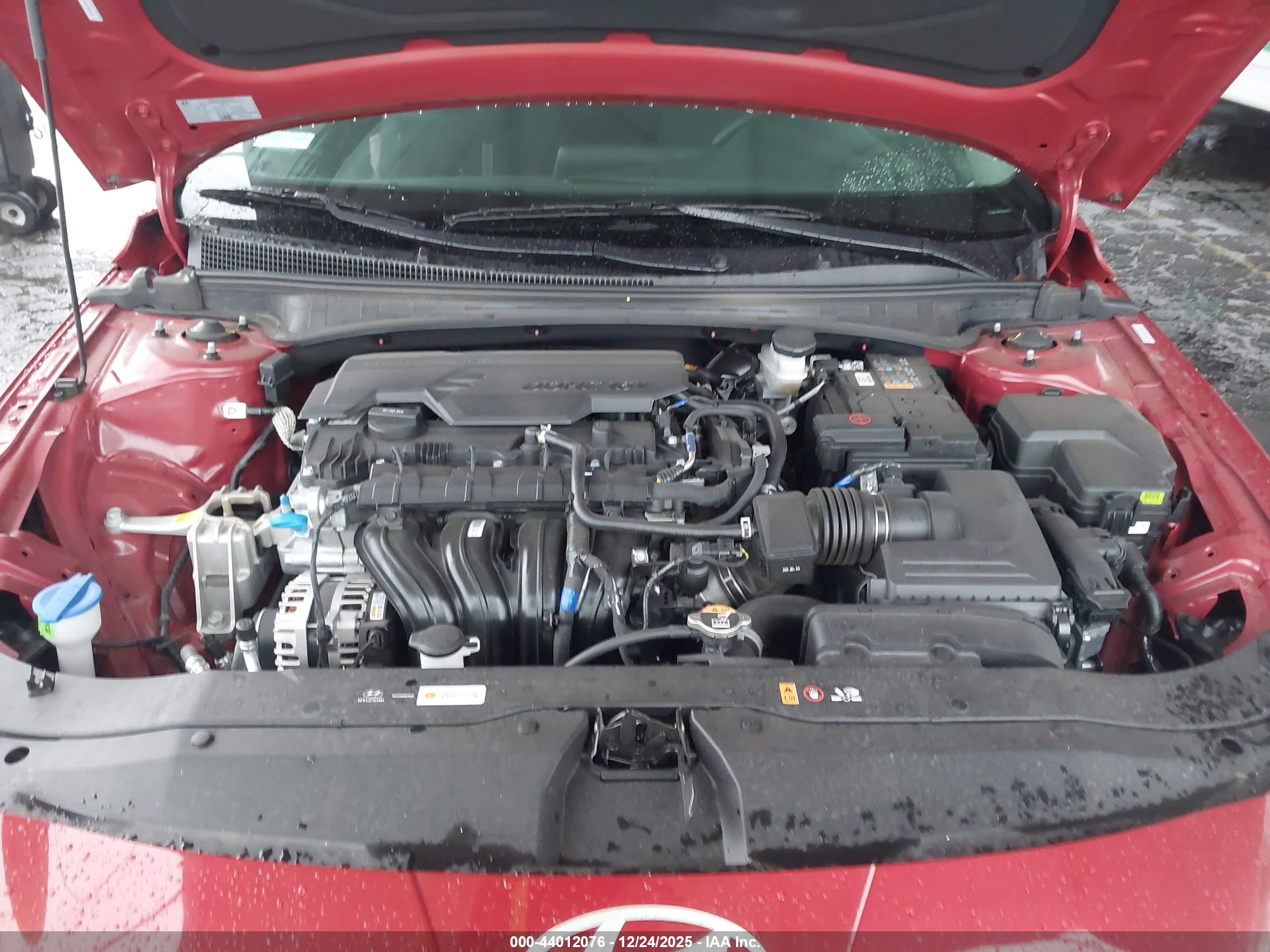 HYUNDAI ELANTRA image 10