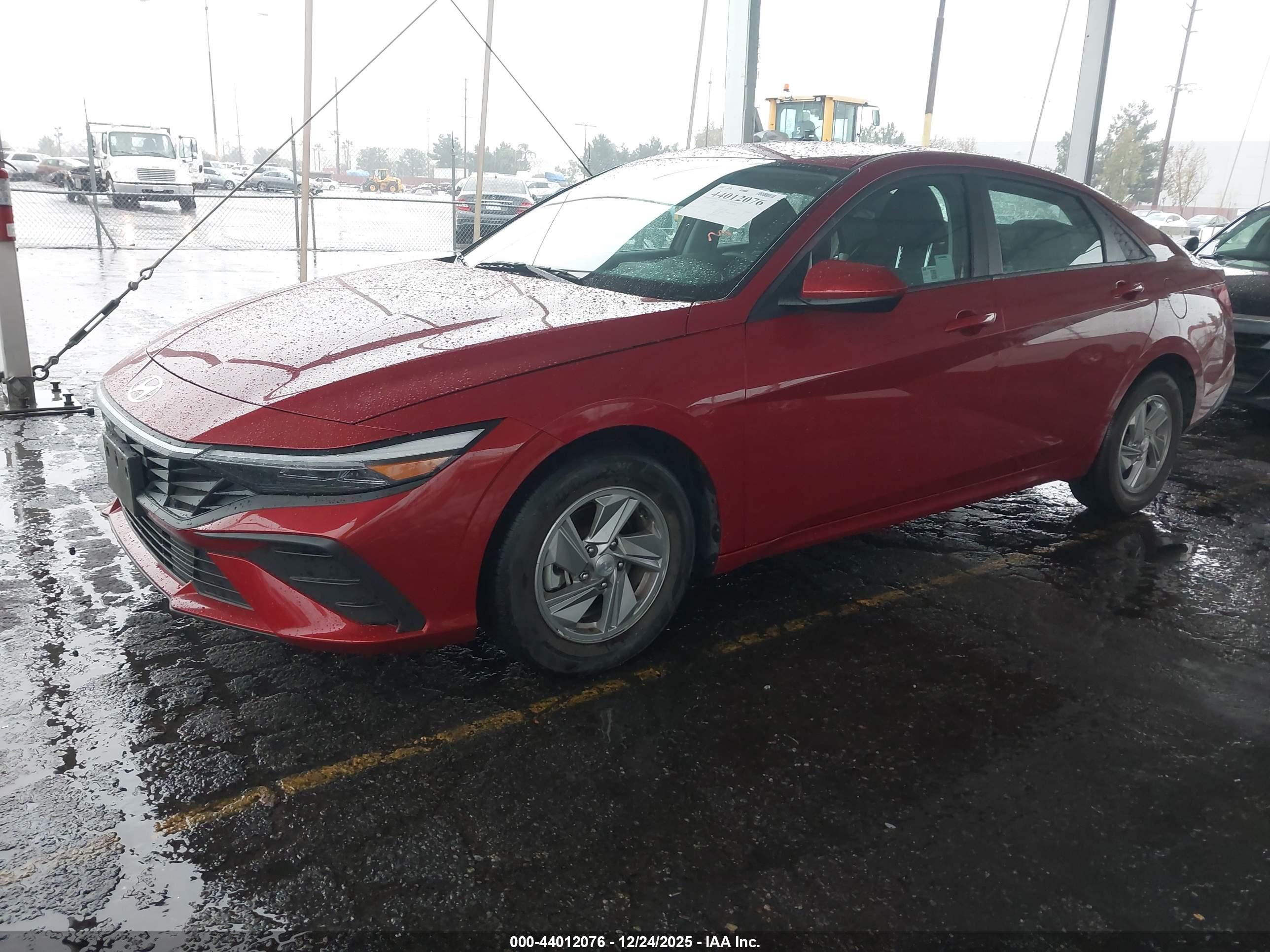 HYUNDAI ELANTRA image 2