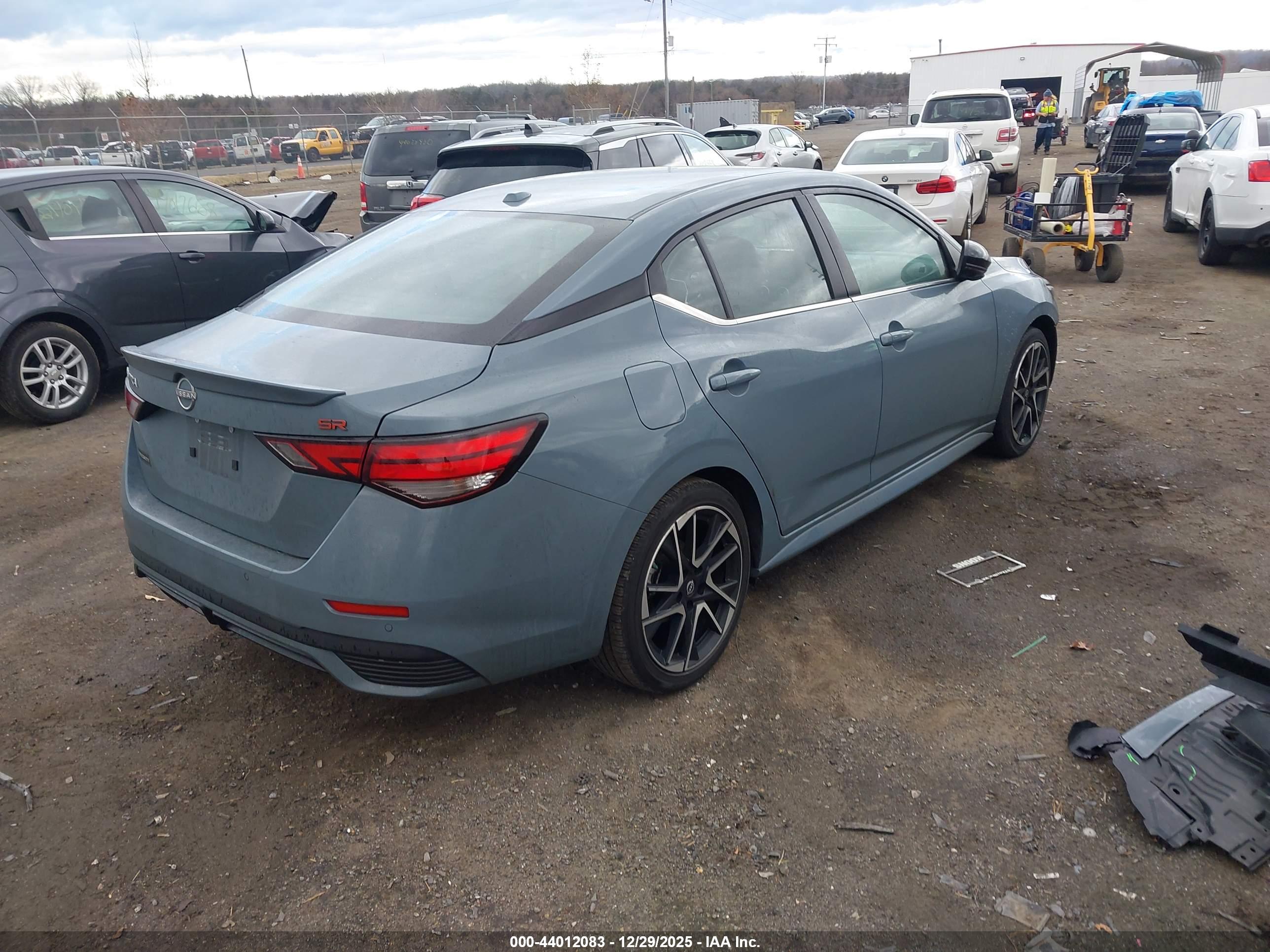 NISSAN SENTRA image 4