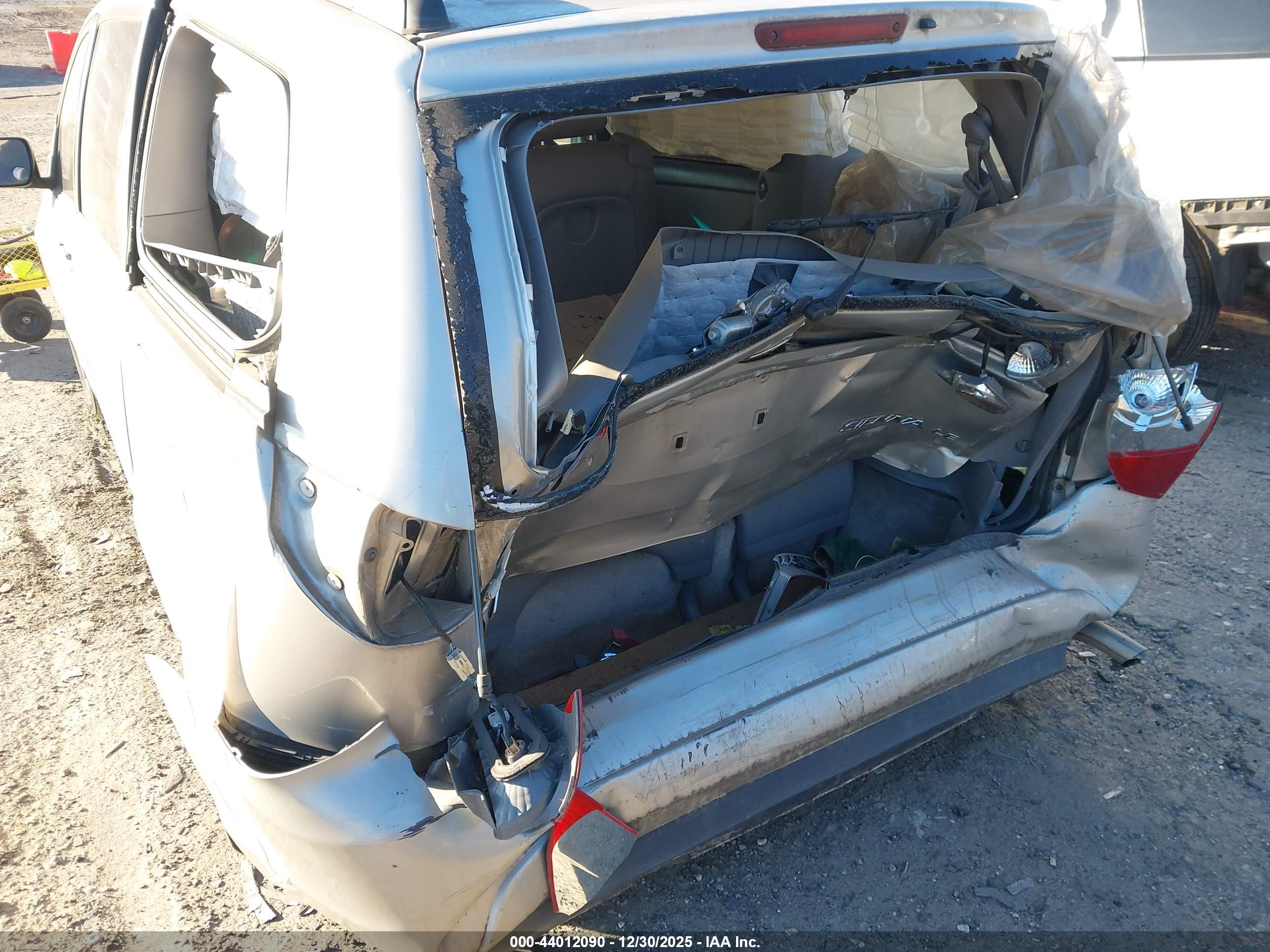 TOYOTA SIENNA image 6