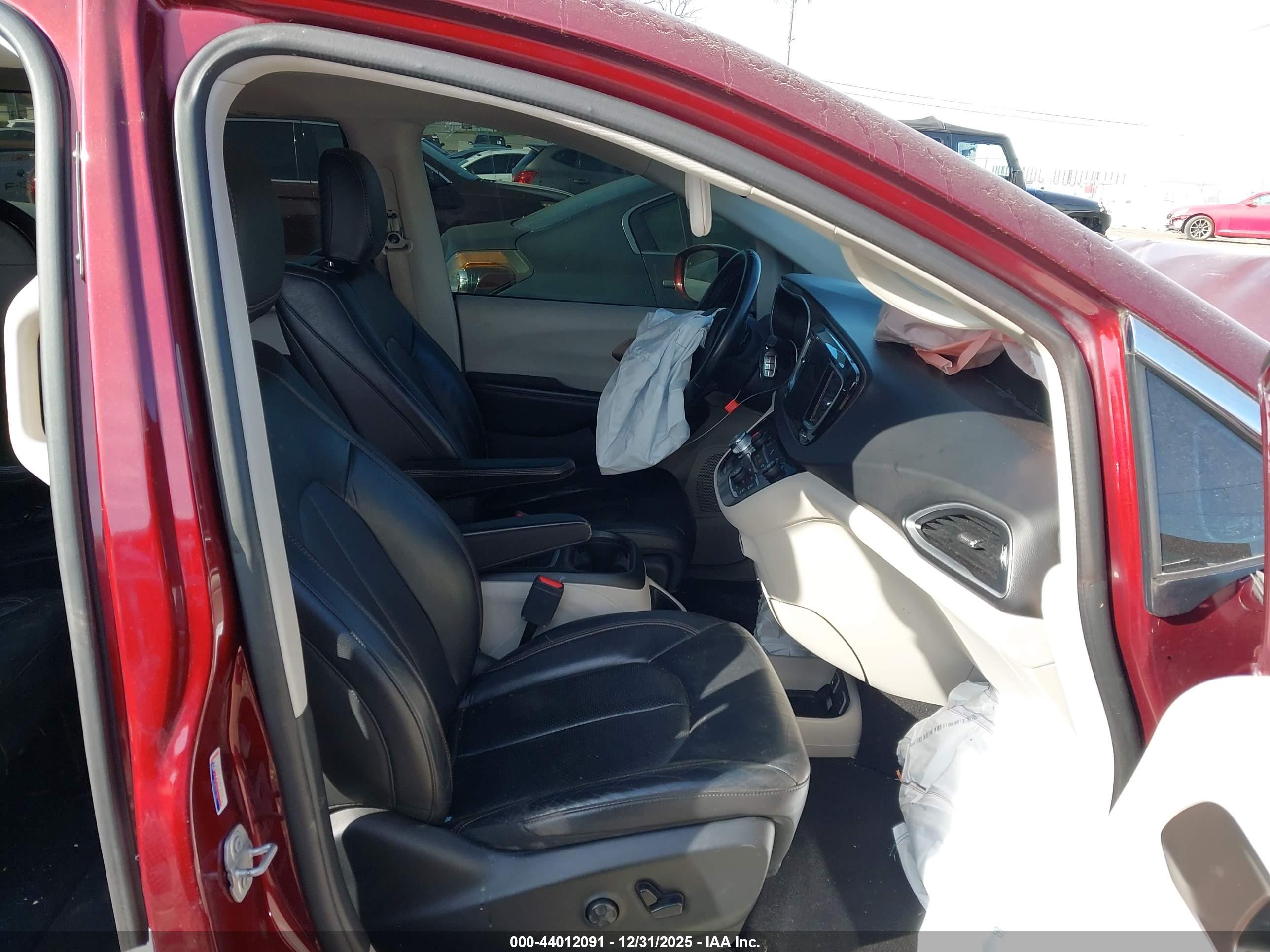 CHRYSLER PACIFICA image 5