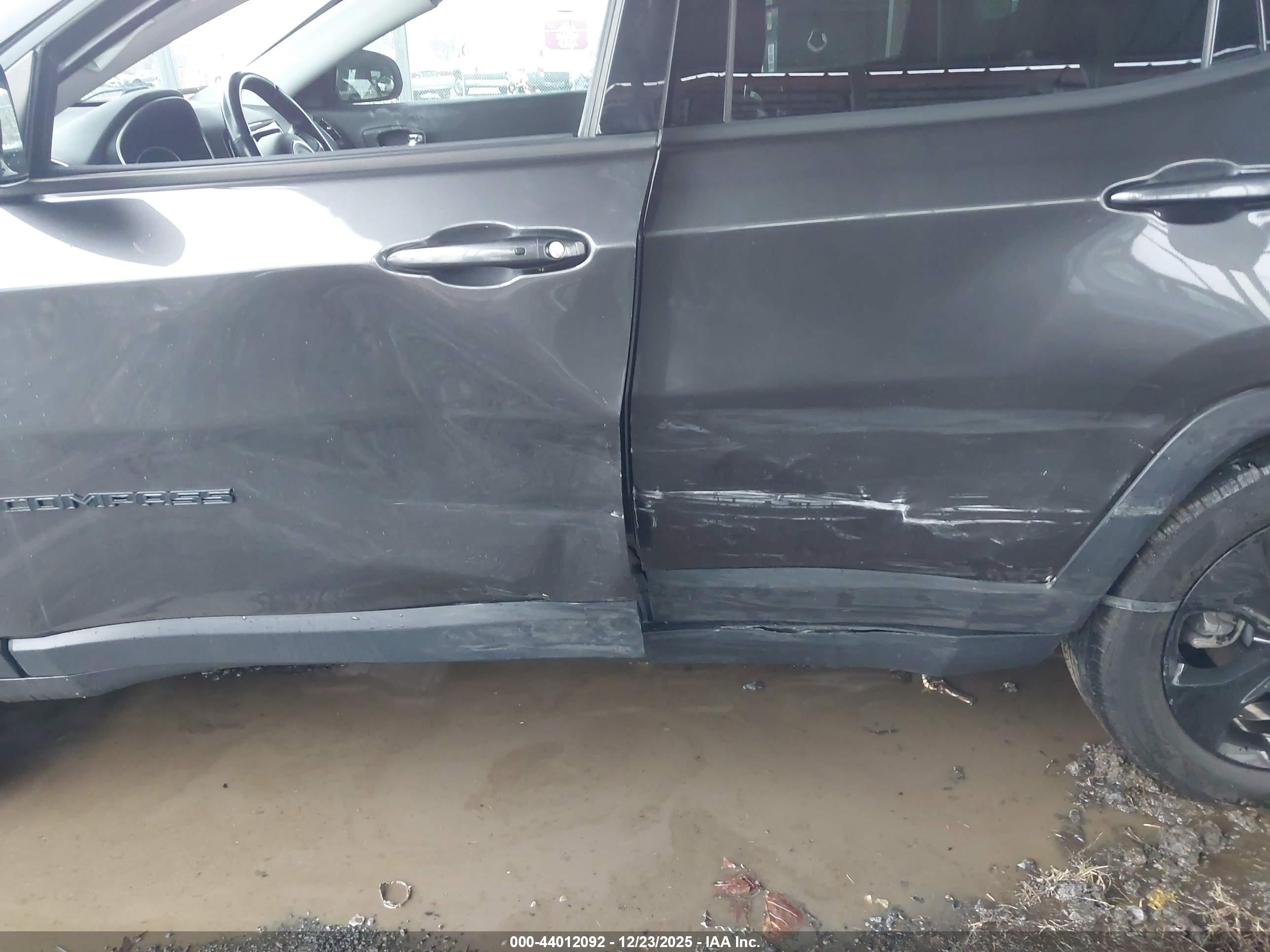 JEEP COMPASS image 6