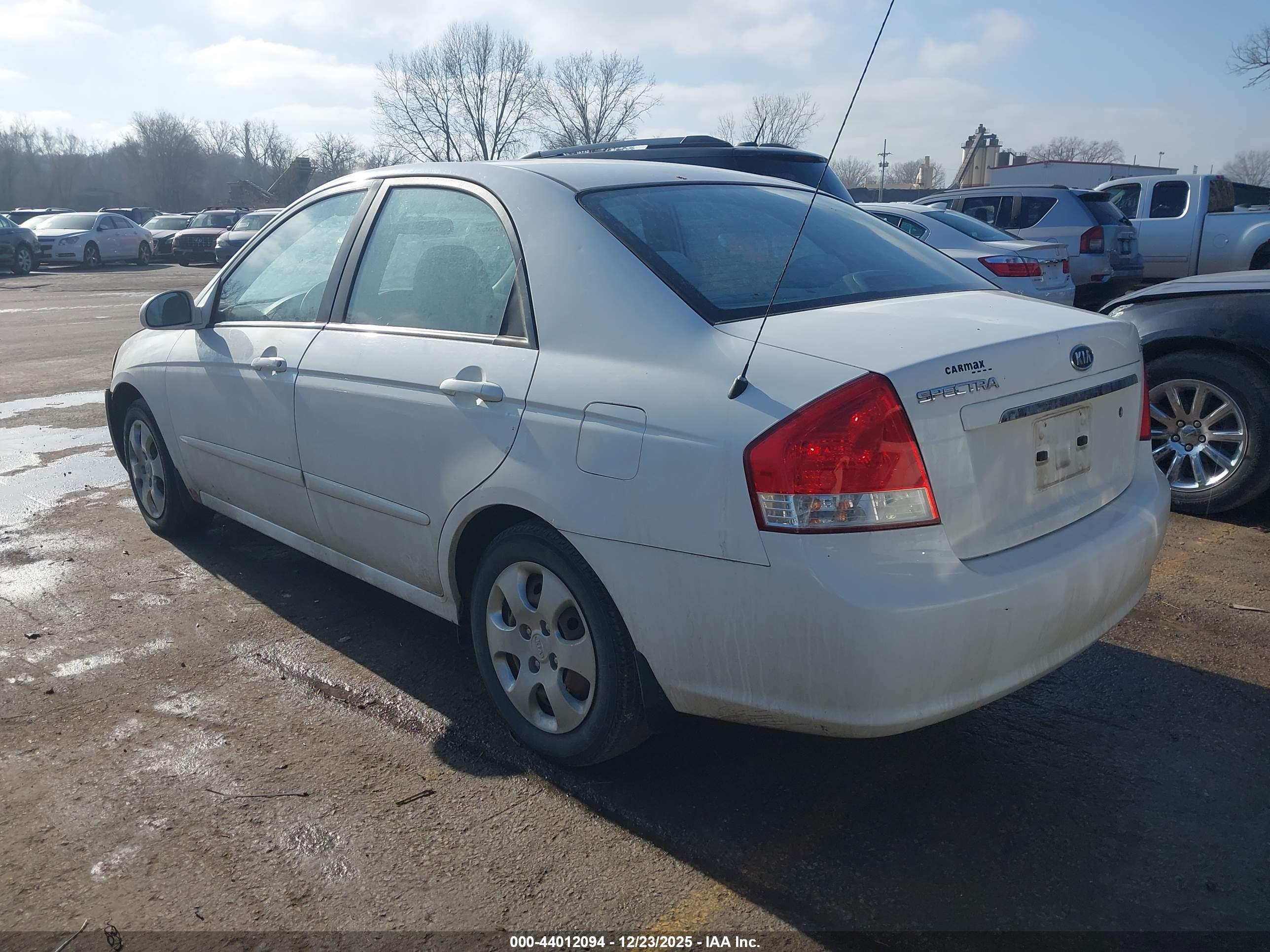 KIA SPECTRA image 3