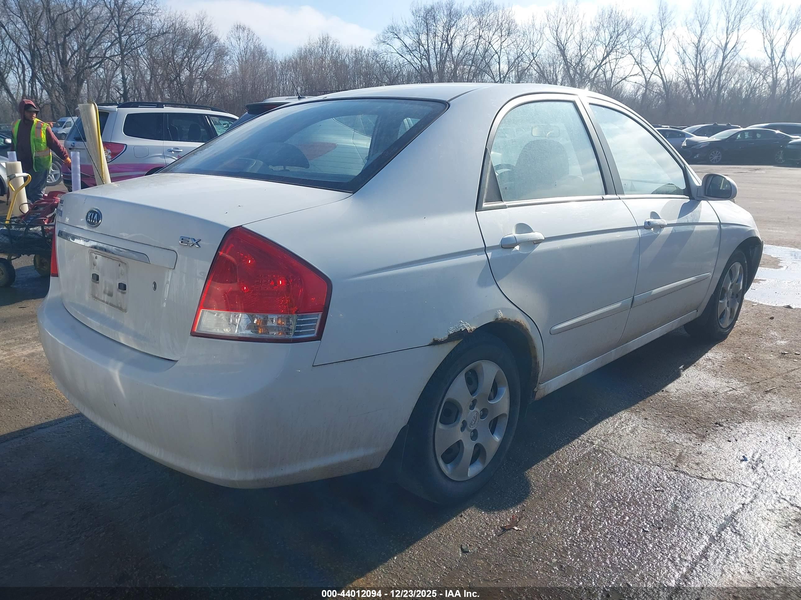 KIA SPECTRA image 4