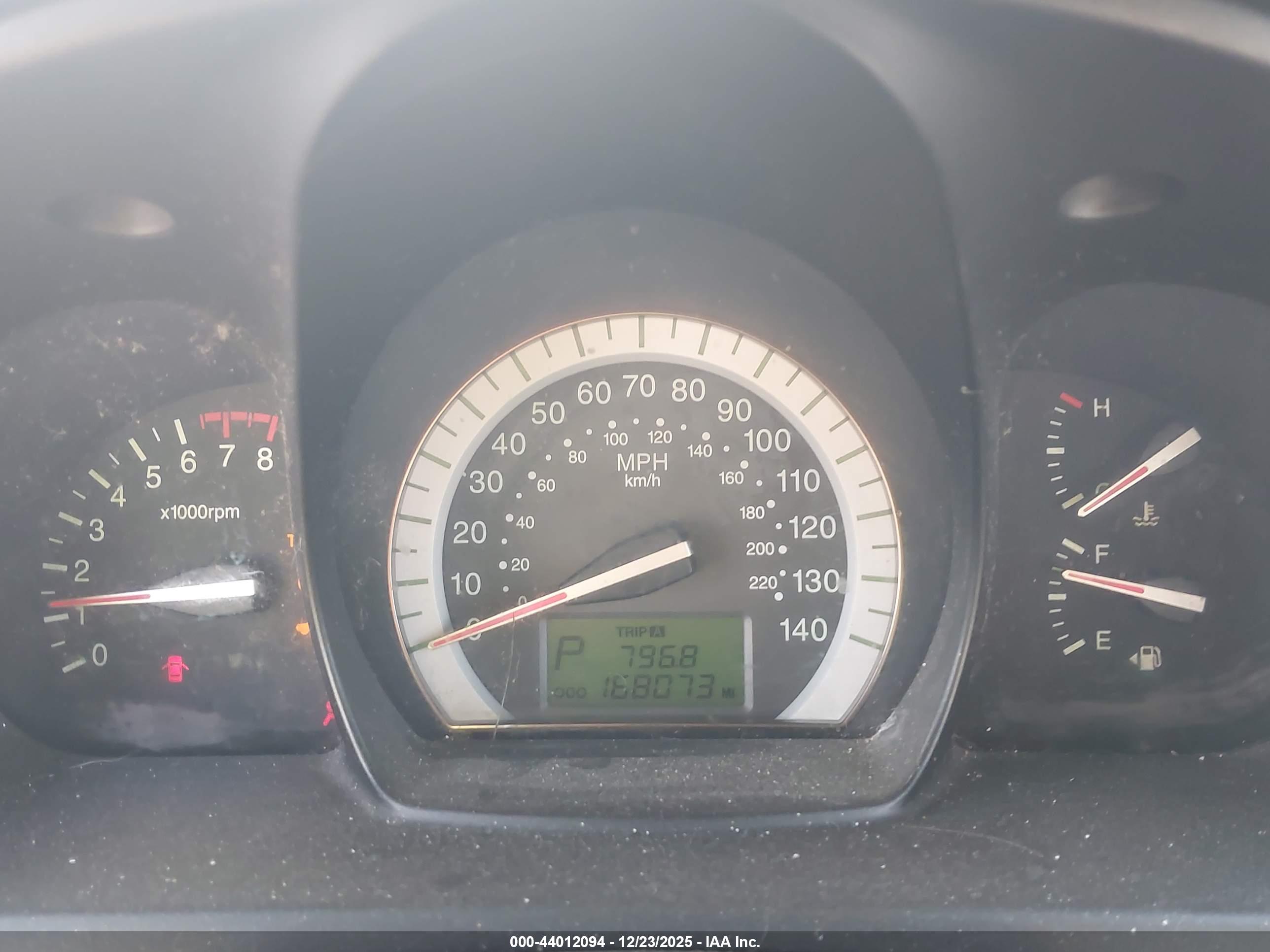 KIA SPECTRA image 7