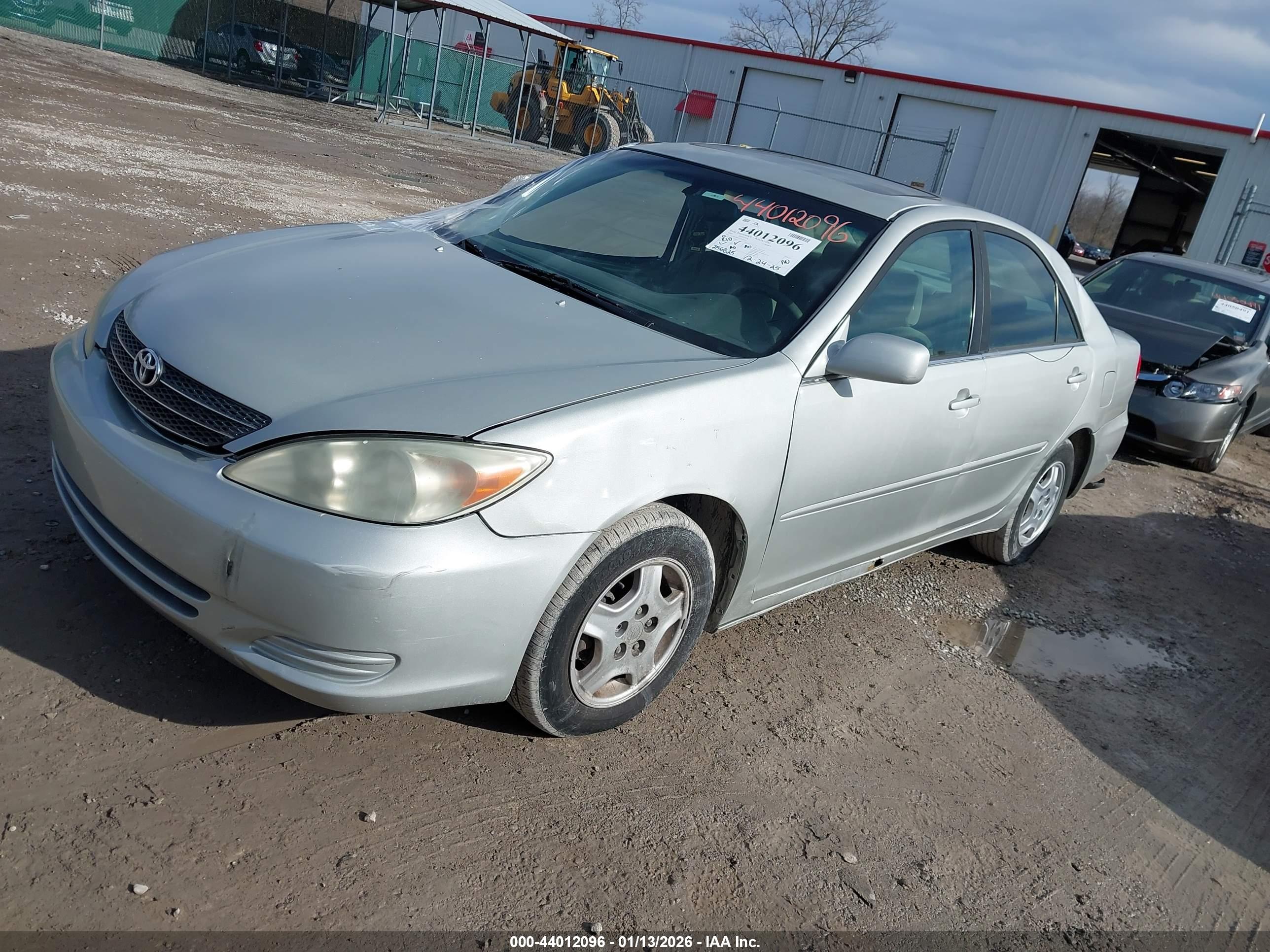 TOYOTA CAMRY image 2