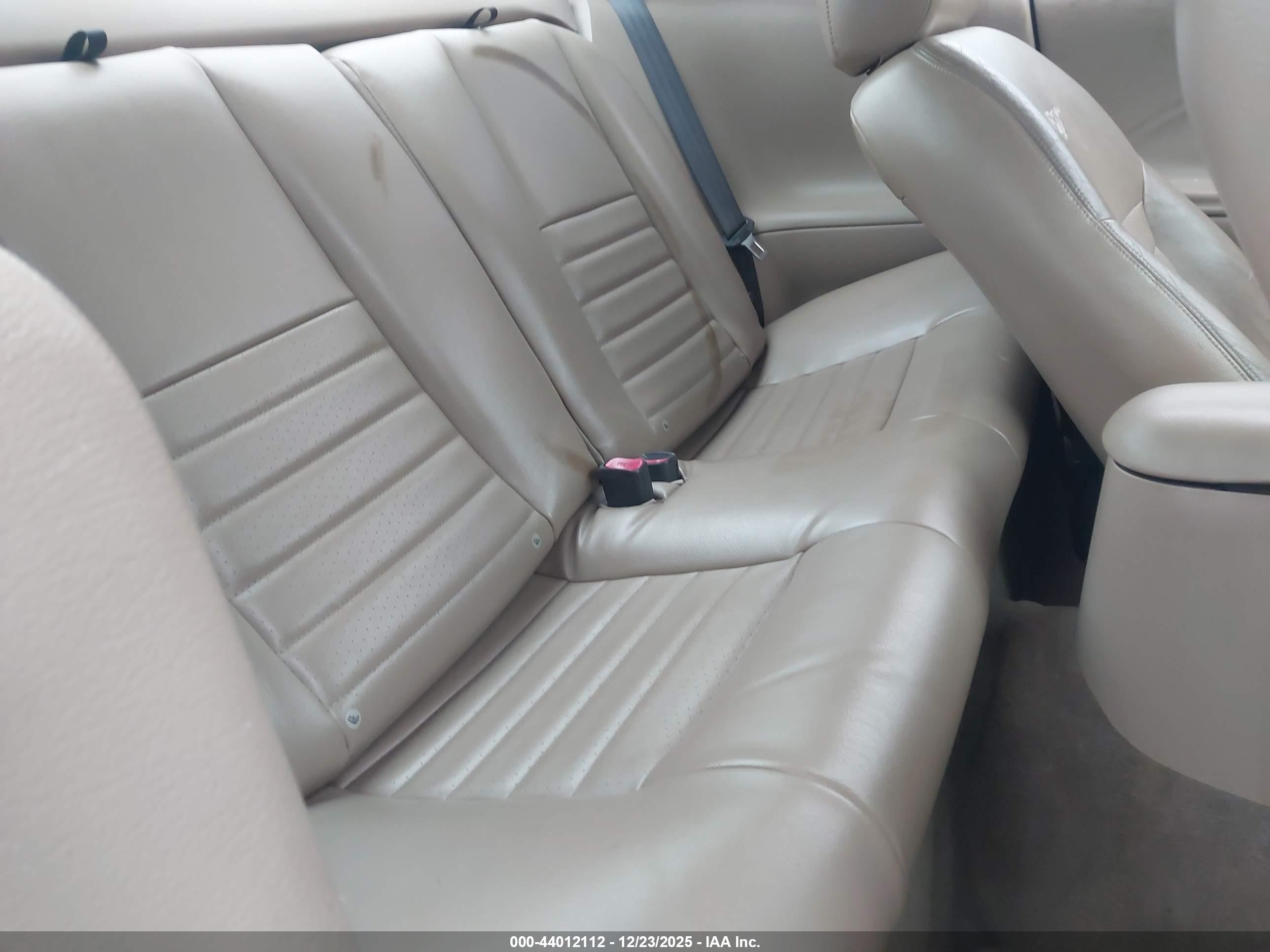 FORD MUSTANG image 8