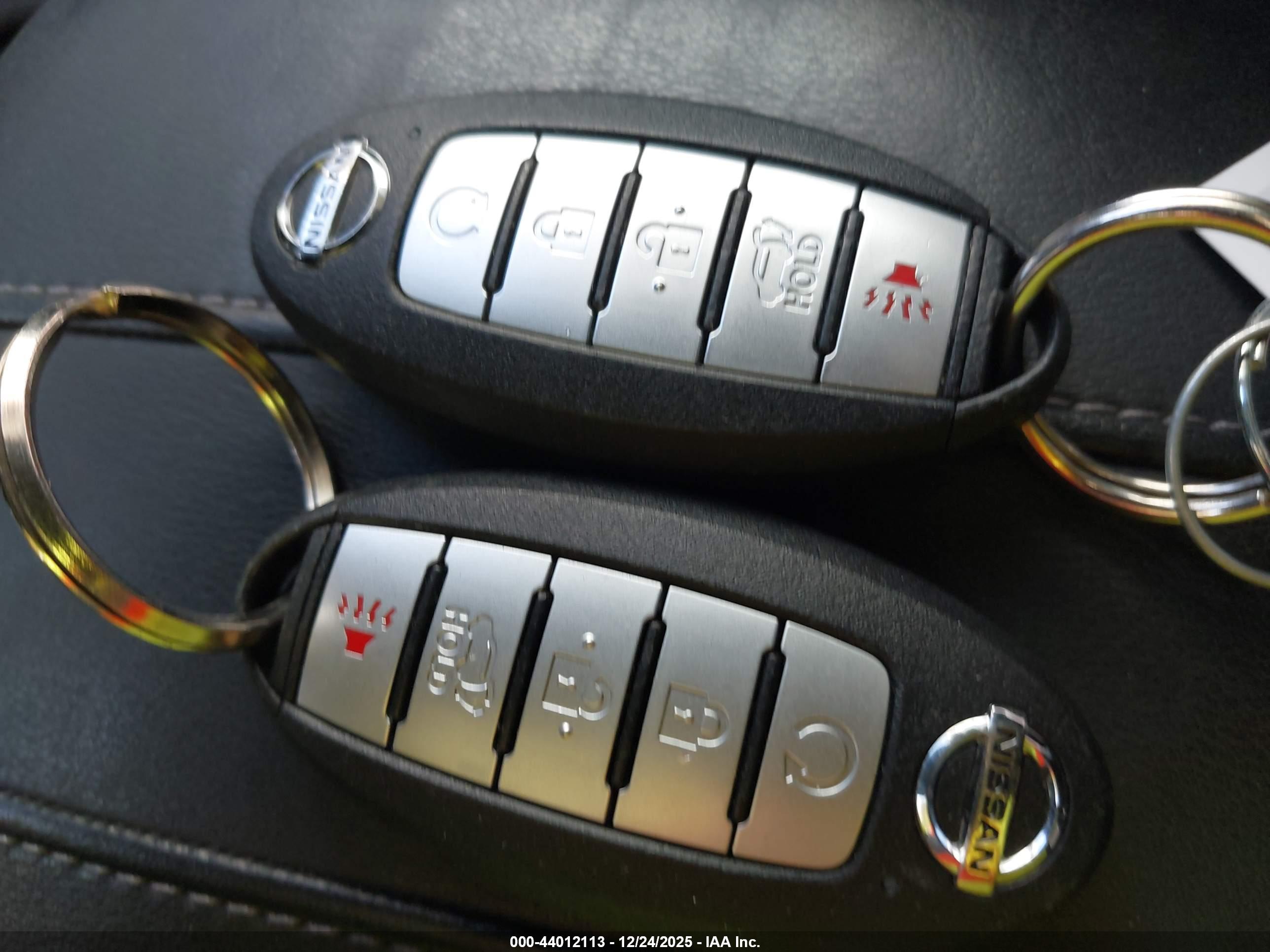 NISSAN ROGUE image 11