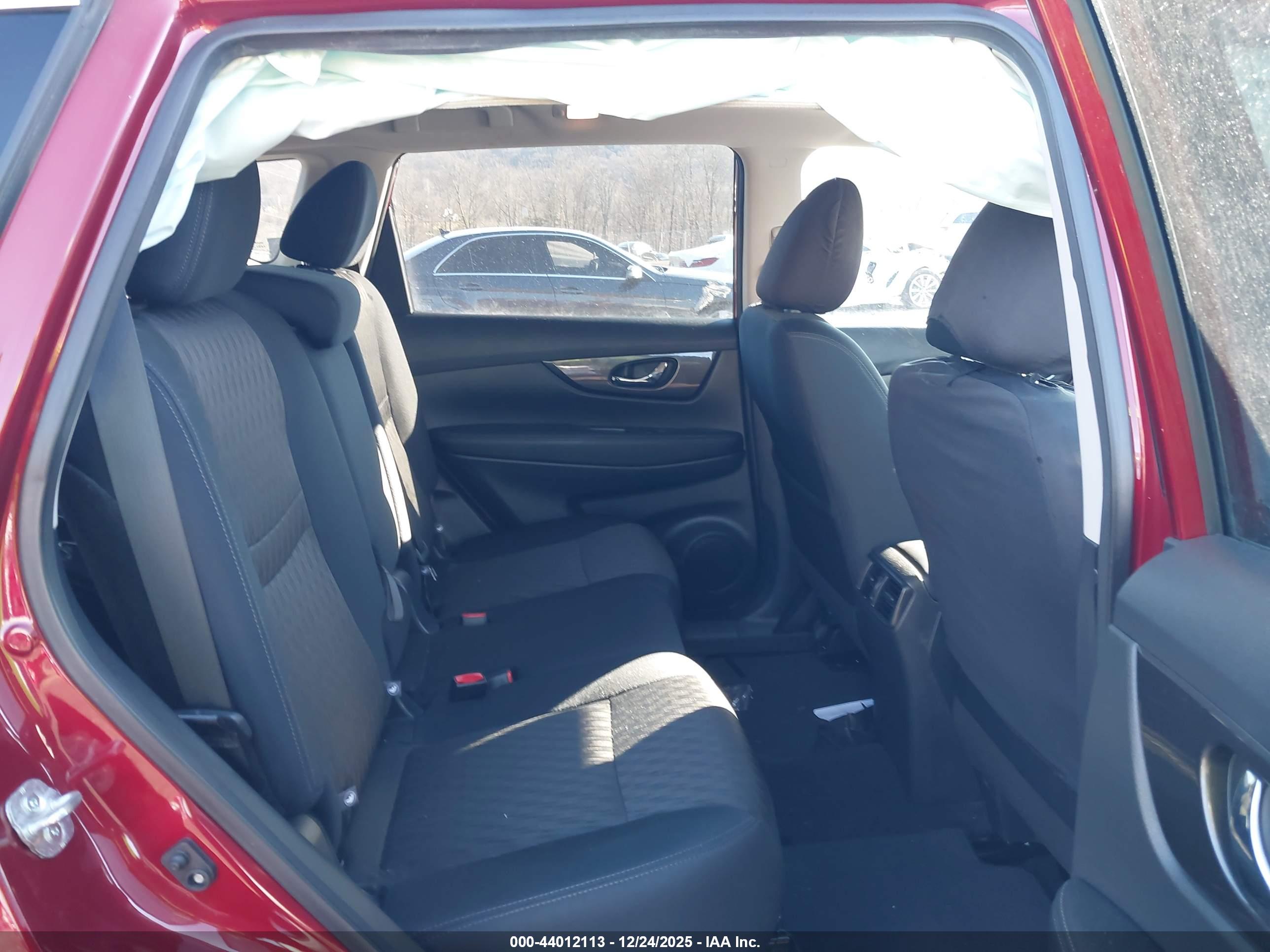 NISSAN ROGUE image 8