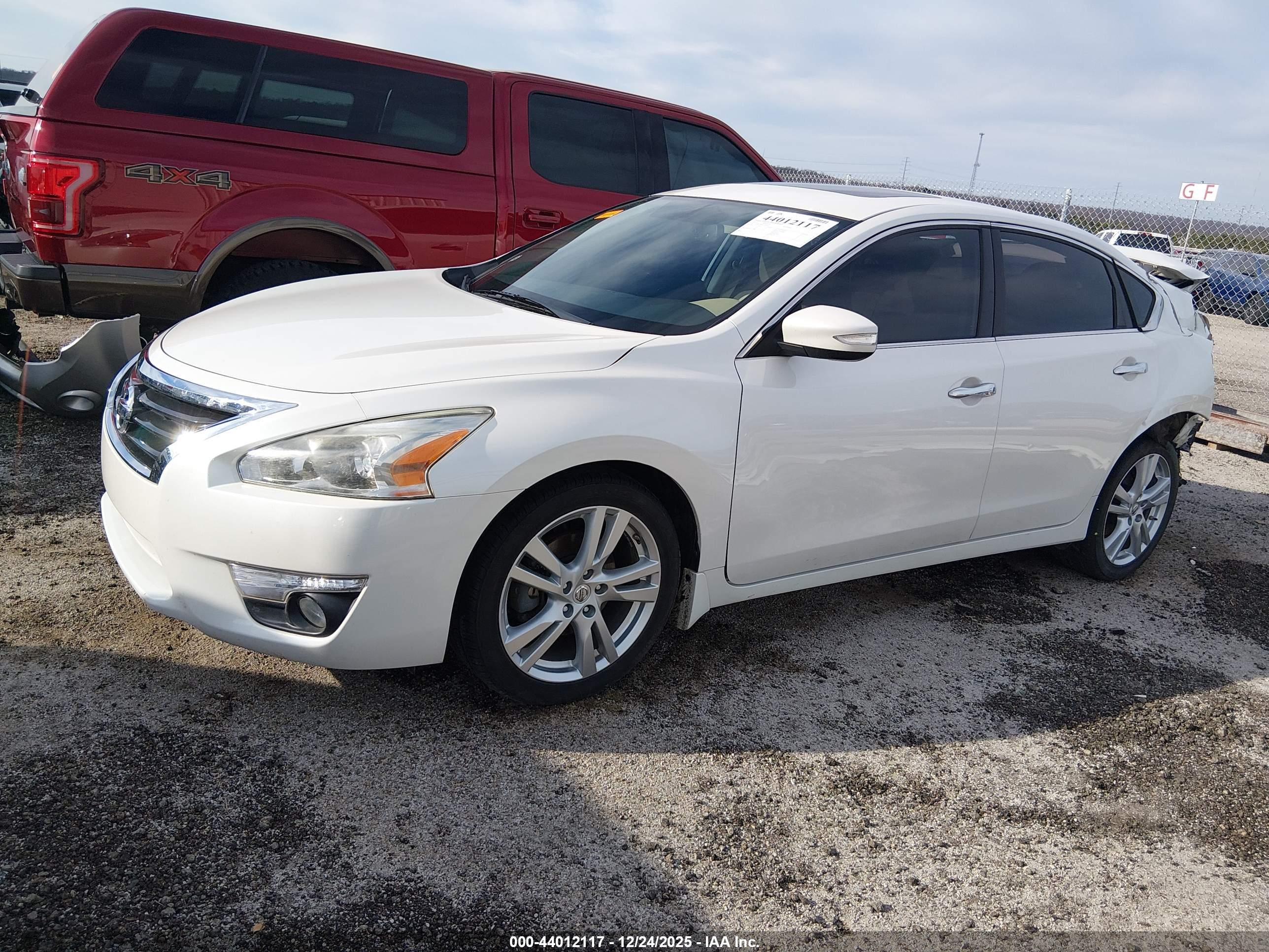 NISSAN ALTIMA image 2