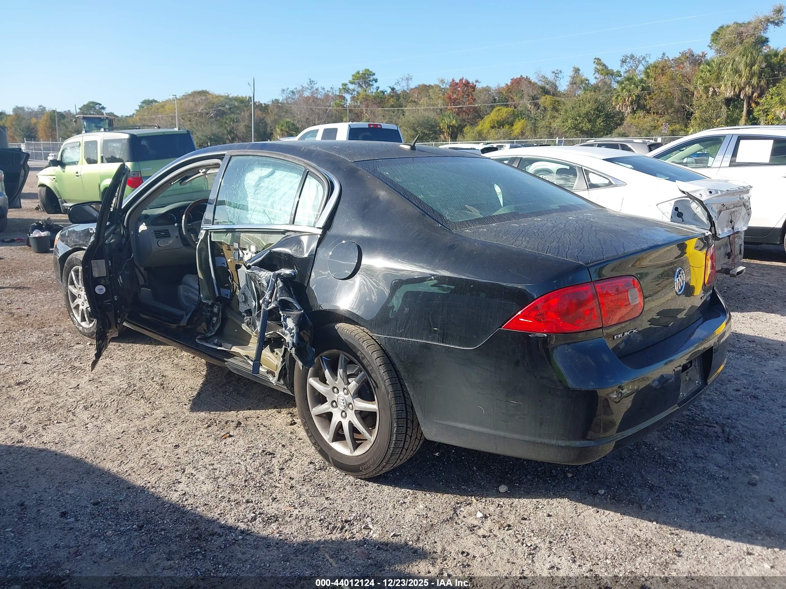 BUICK LUCERNE image 3
