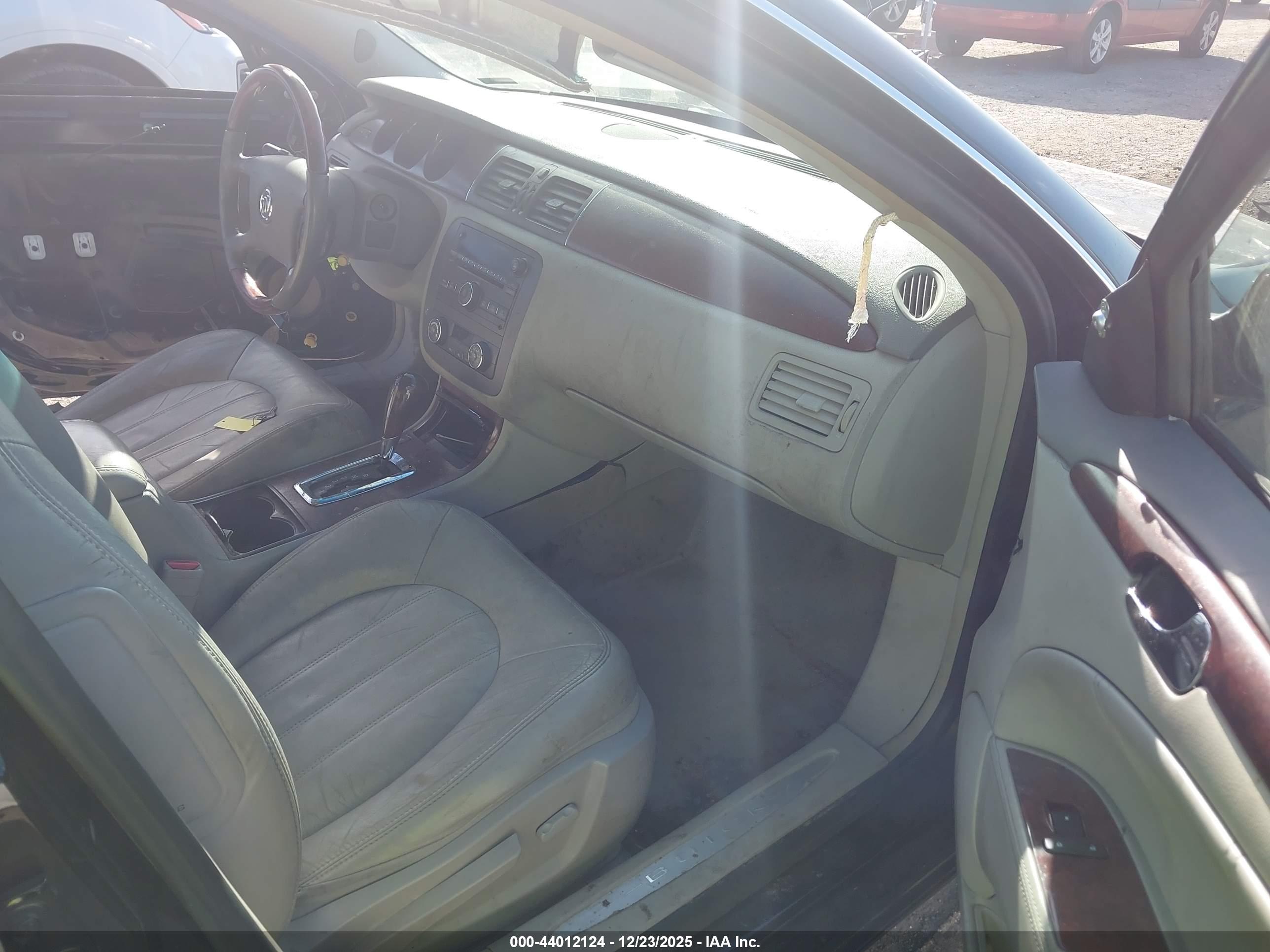 BUICK LUCERNE image 5