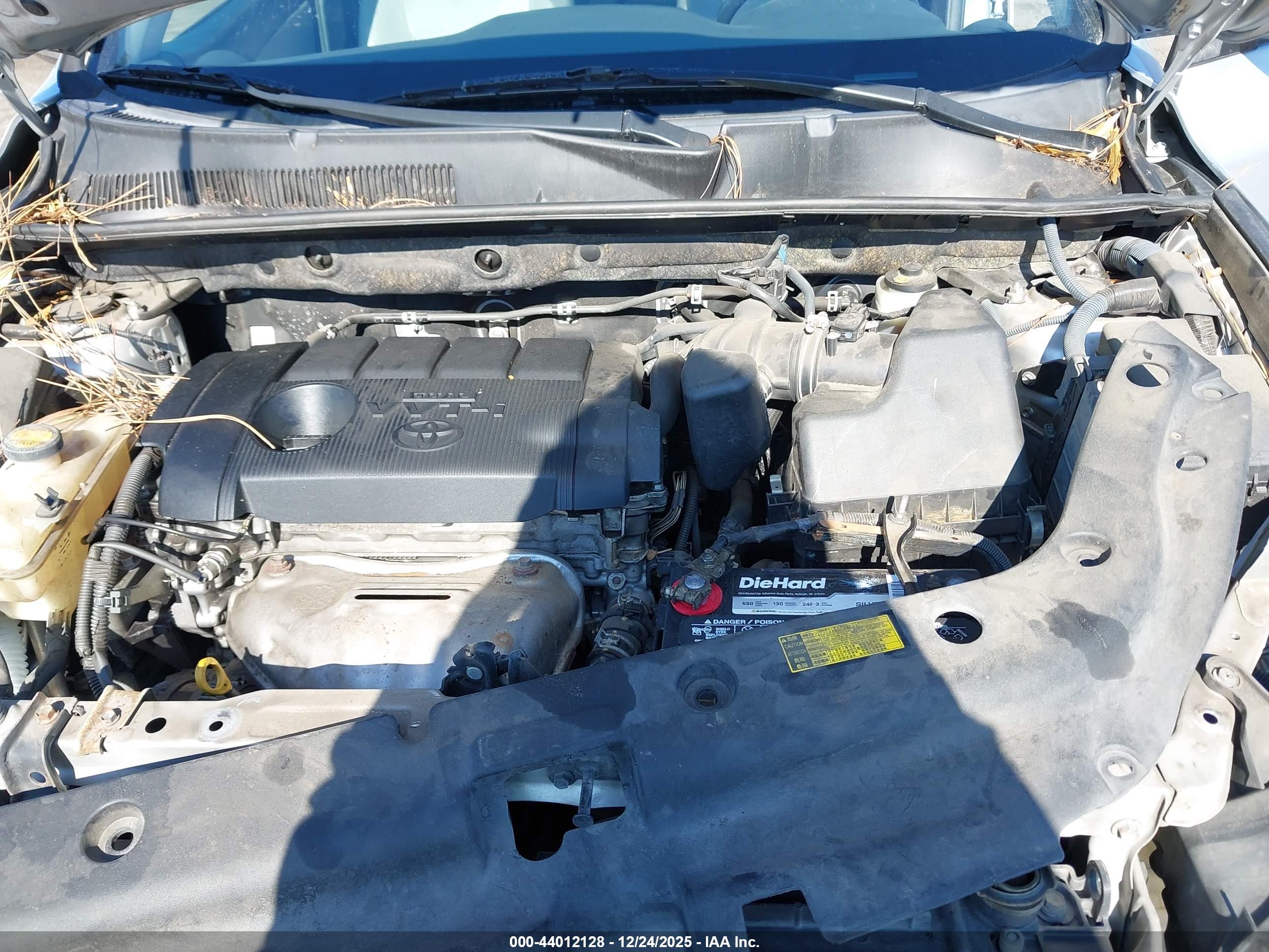 TOYOTA RAV4 image 10