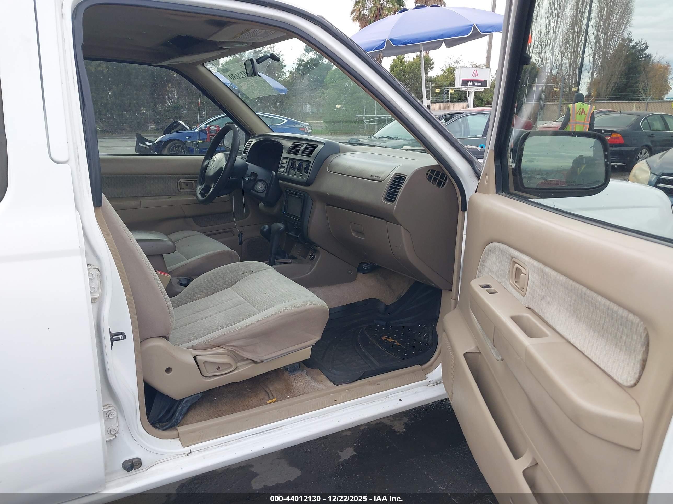 NISSAN FRONTIER image 5