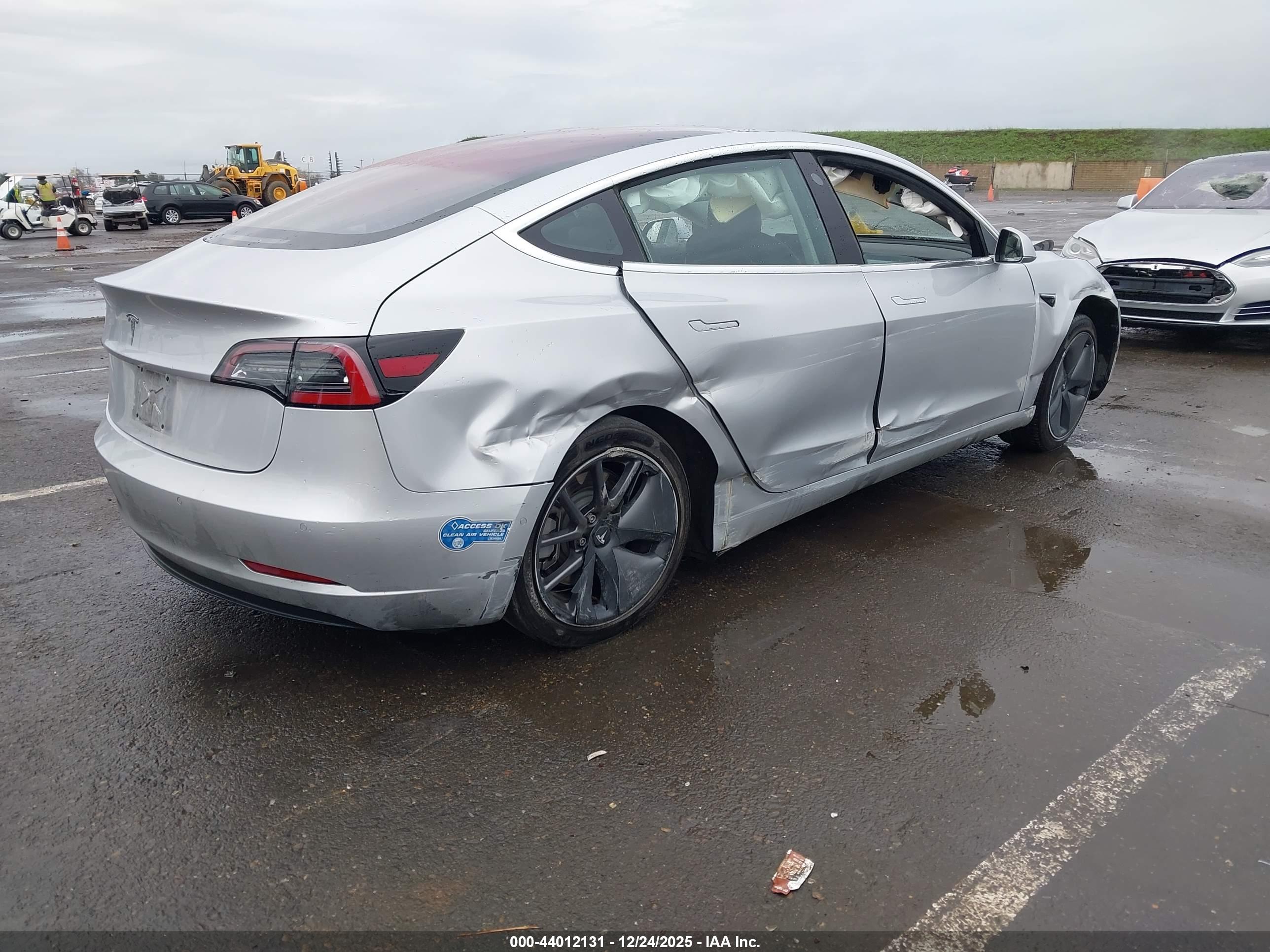 TESLA MODEL image 4