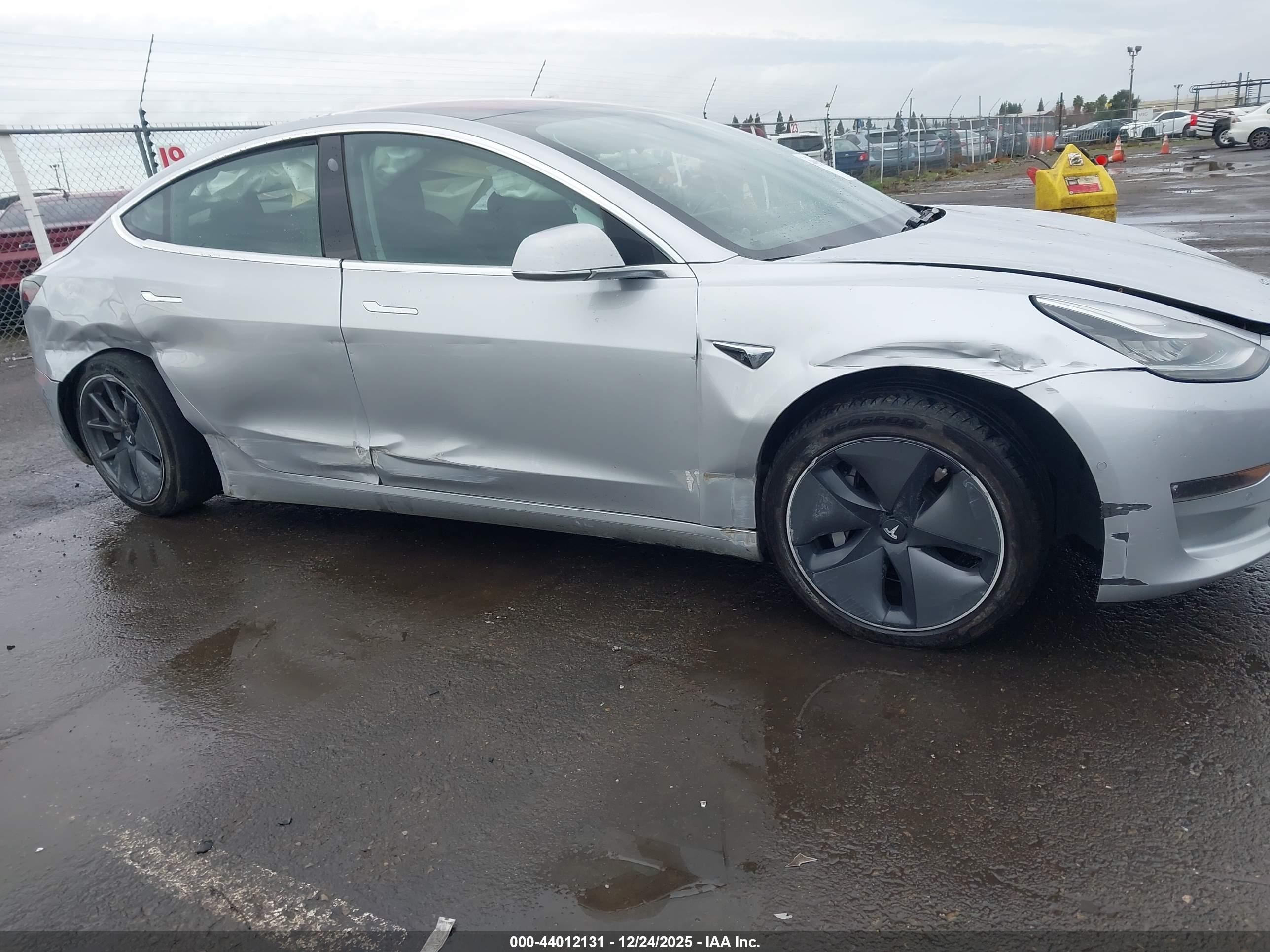 TESLA MODEL image 6