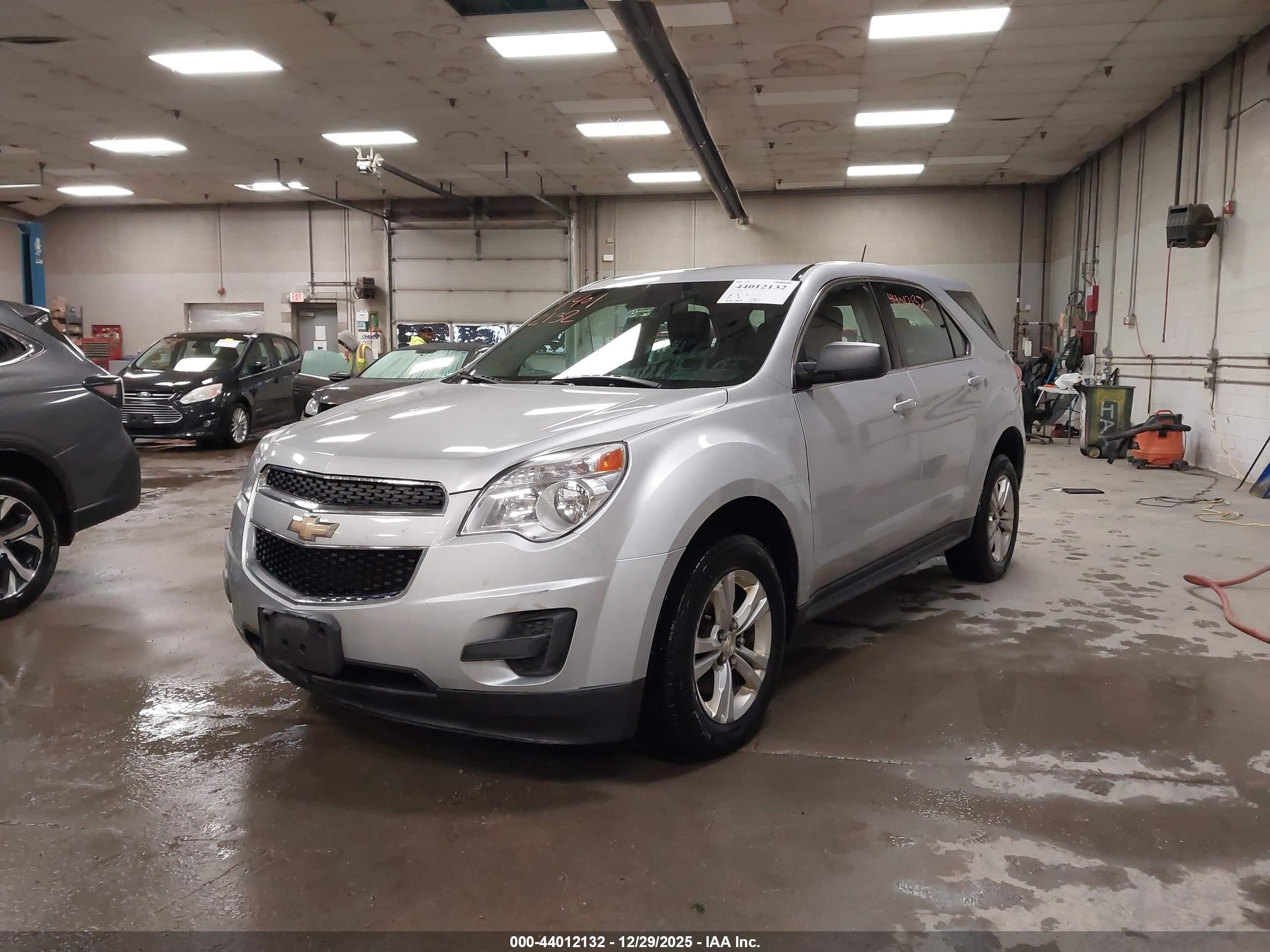 CHEVROLET EQUINOX image 2