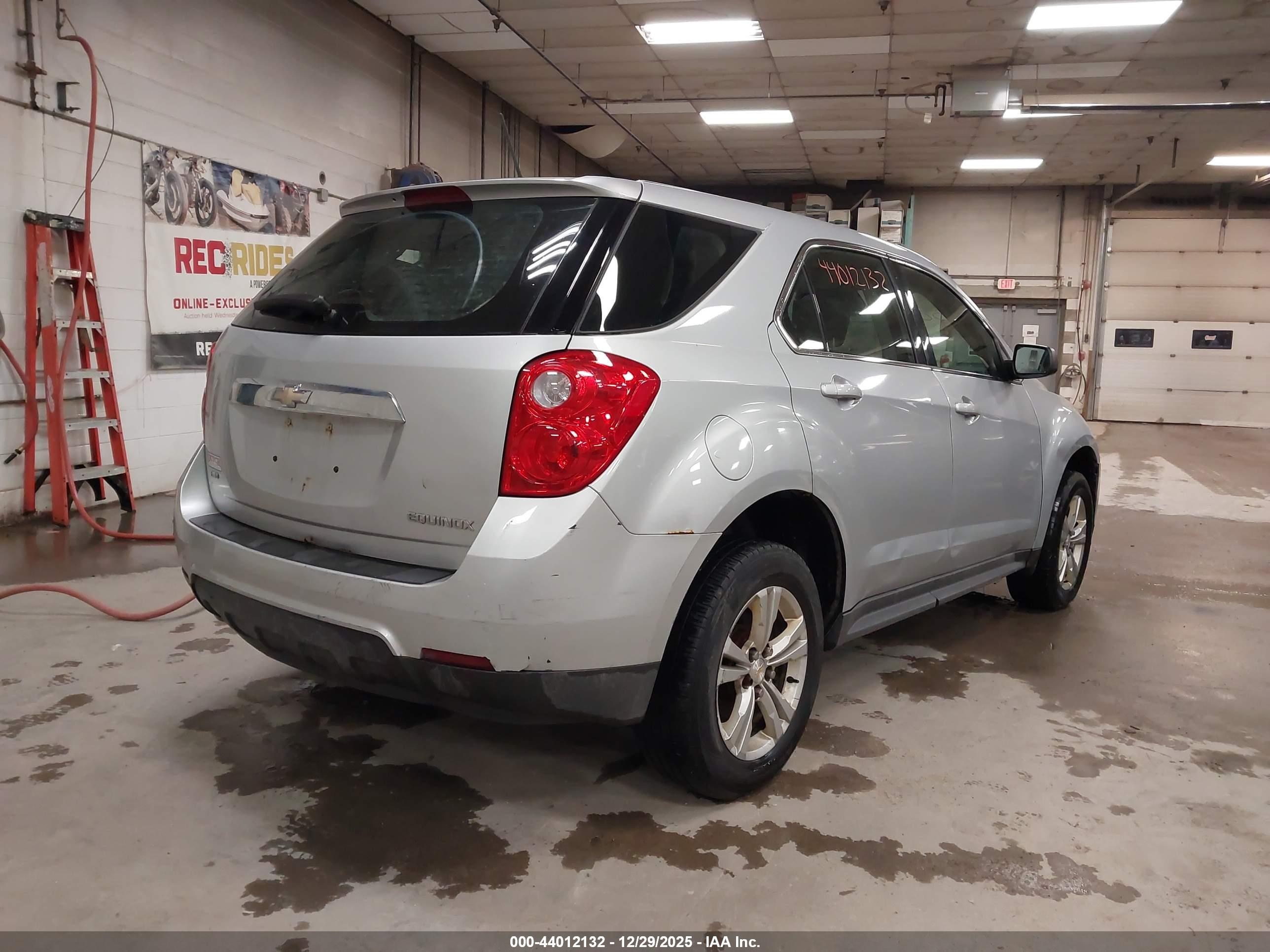 CHEVROLET EQUINOX image 4