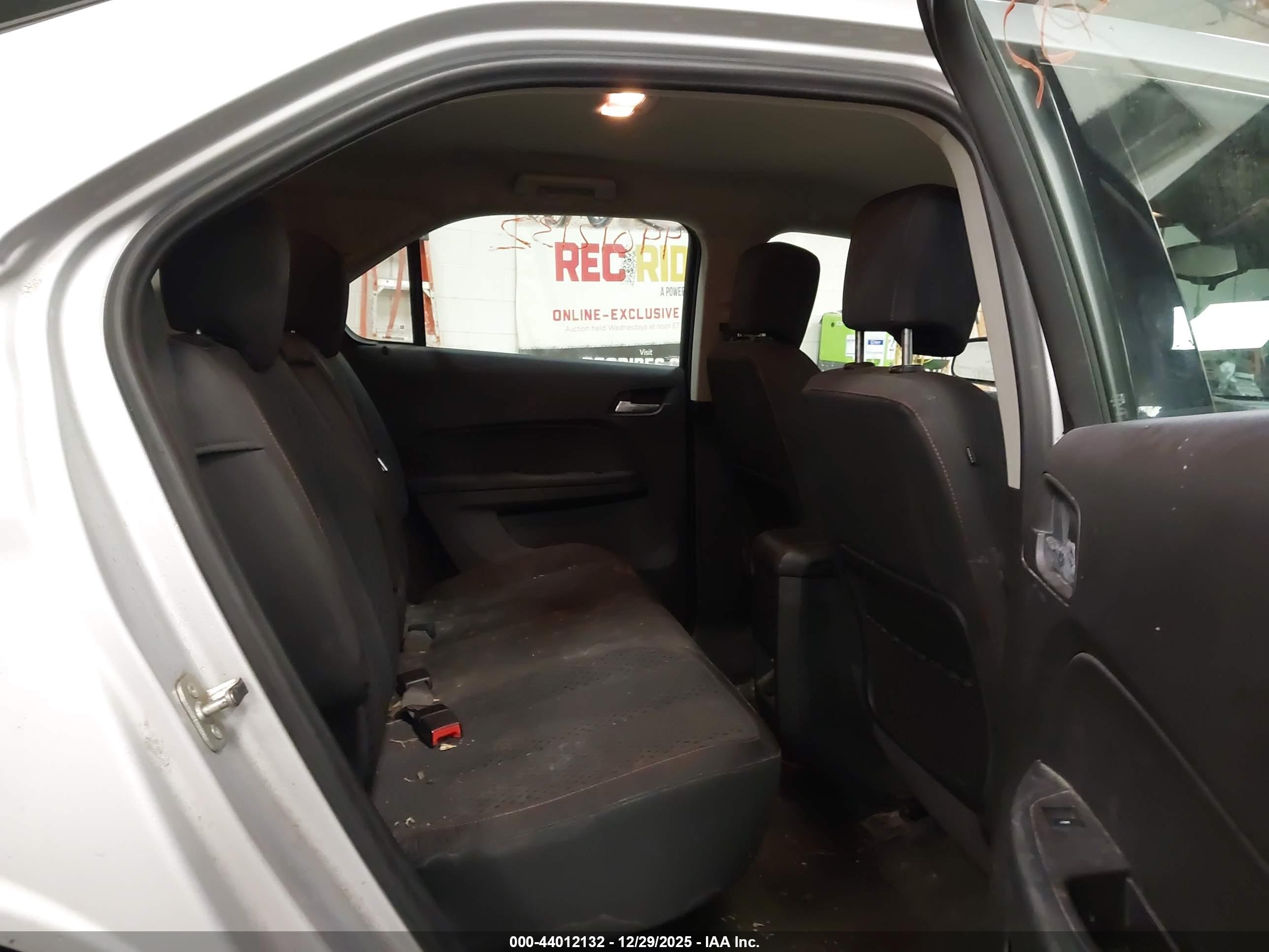 CHEVROLET EQUINOX image 8