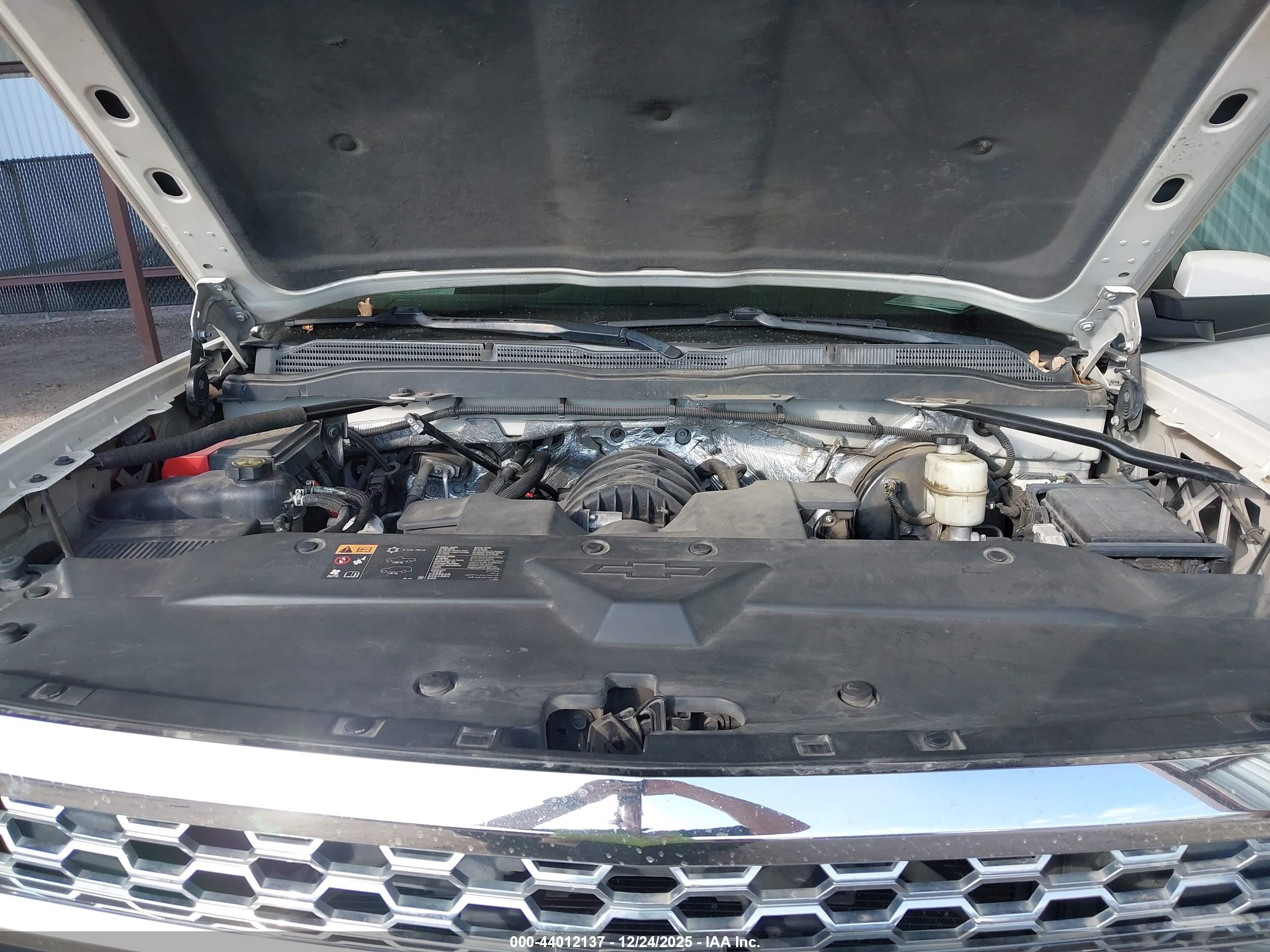 CHEVROLET SILVERADO image 10