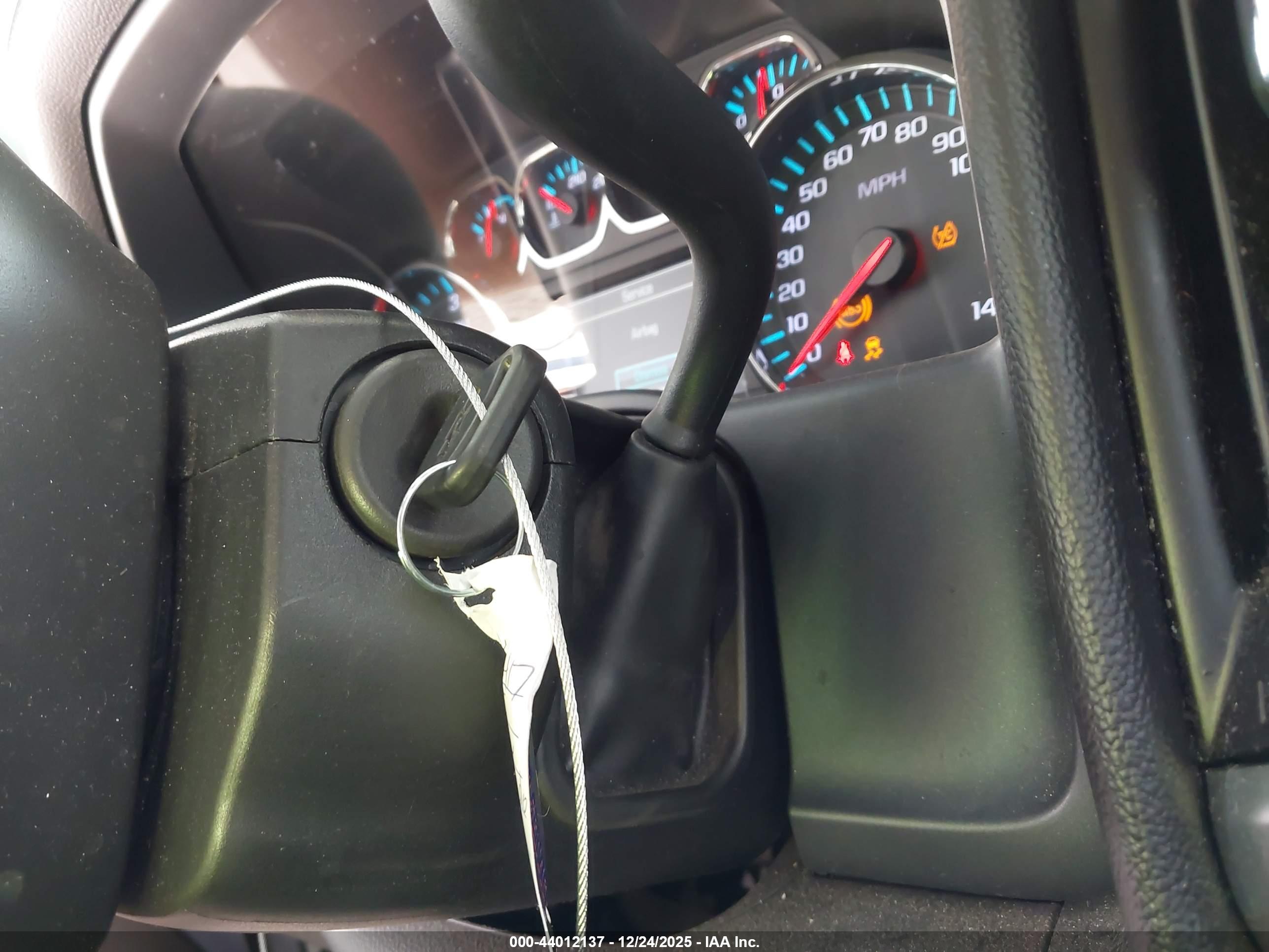 CHEVROLET SILVERADO image 11